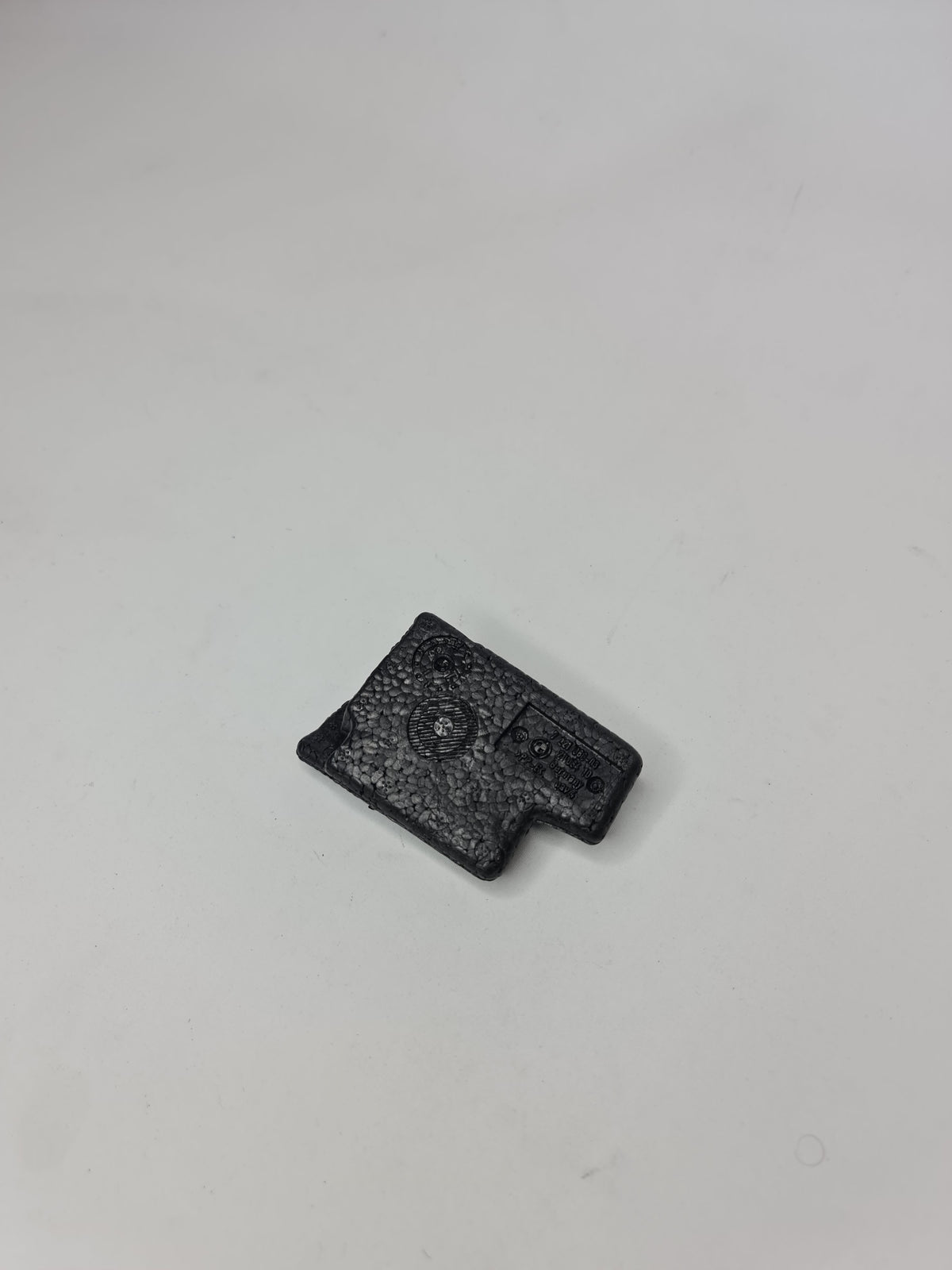 BMW 2012-2020 right side member pad, part 51477221886, shown in the image with the automotive component on a white background.
