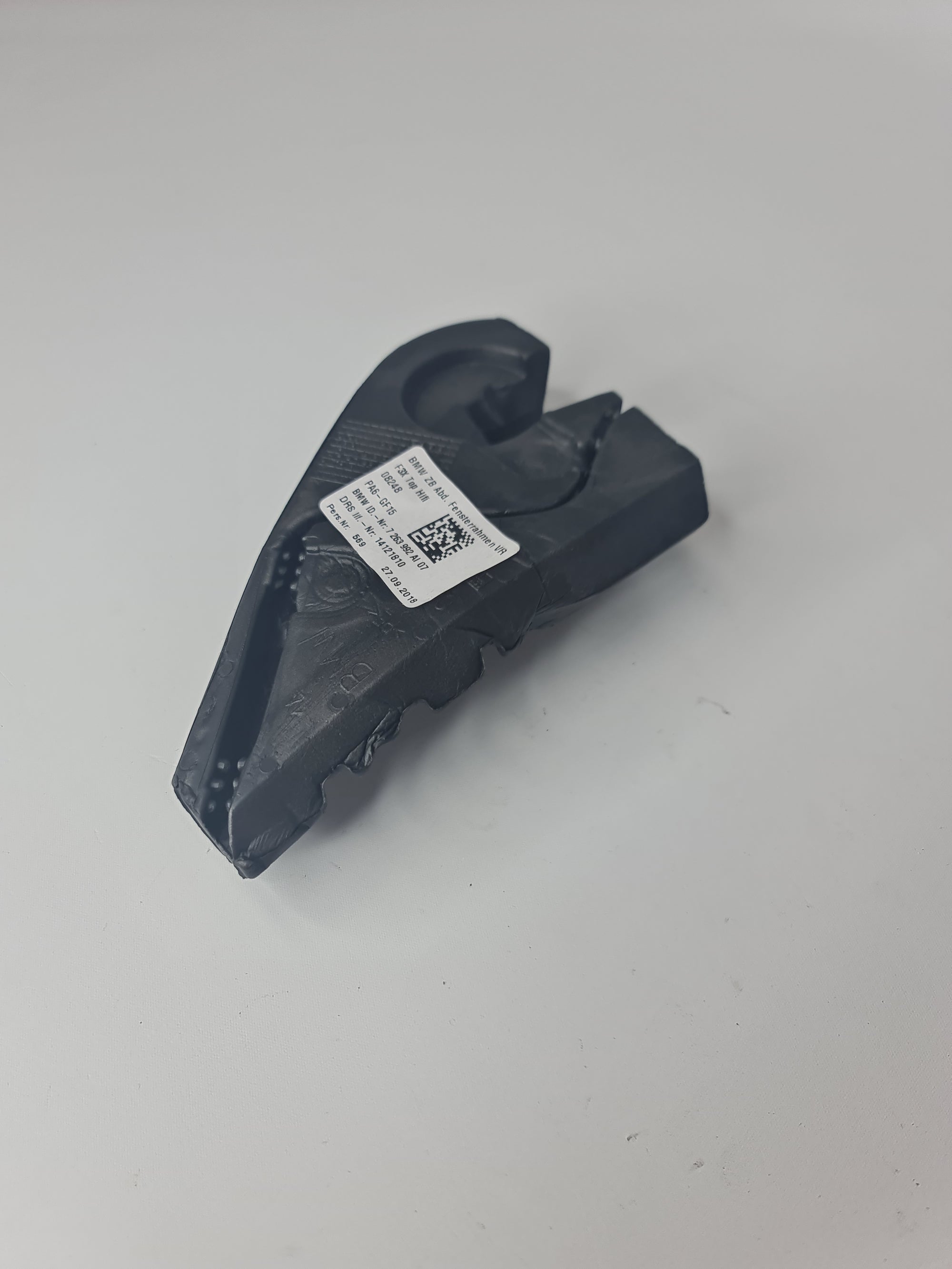 BMW F30 F31 LCI front right interior window frame sealing, high-quality replacement part for vehicle window insulation.