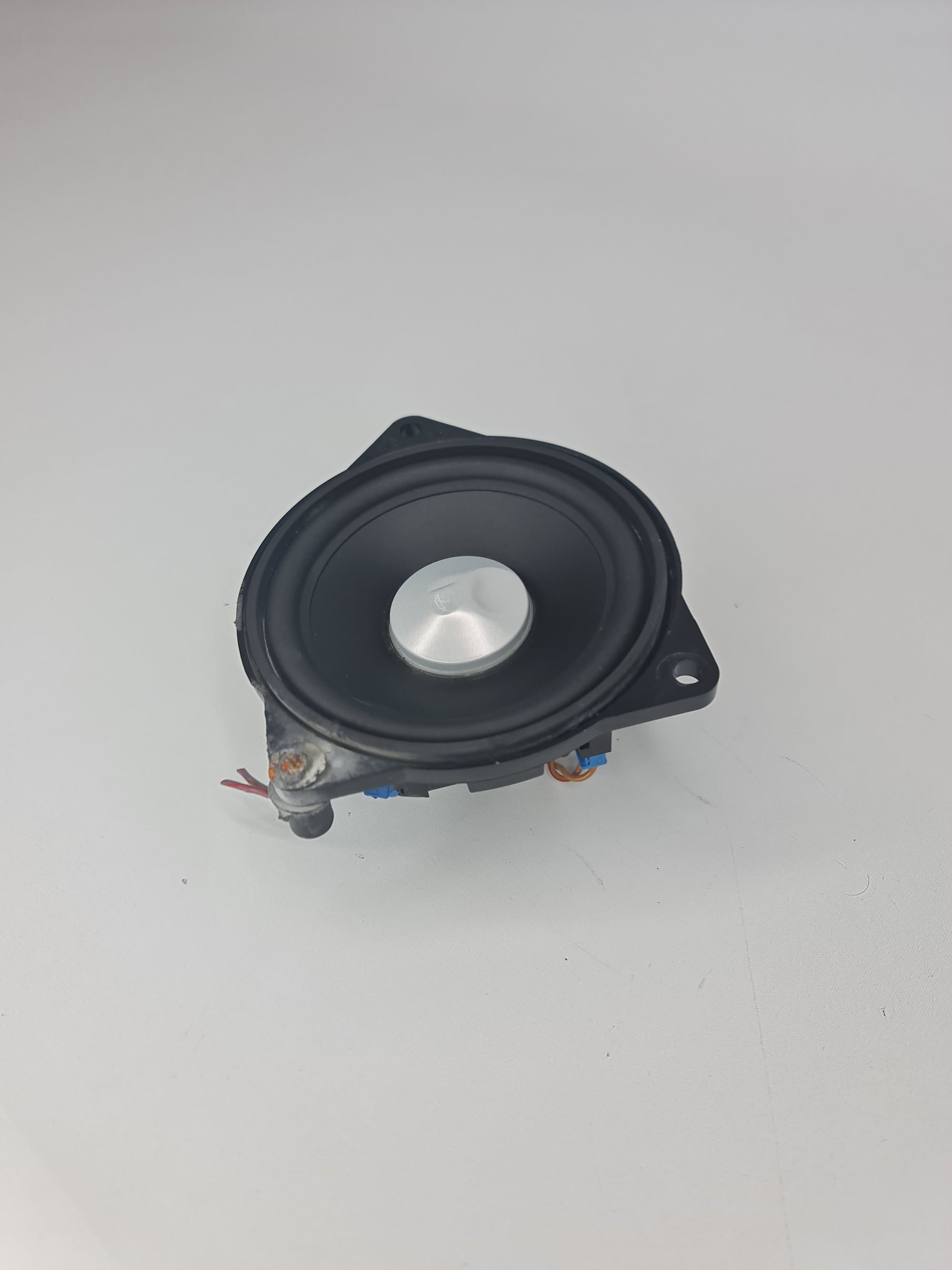 BMW mid-range Hifi/Top Hifi speaker from 2010-2020, model 65-13-9-169-690, showing the speaker unit and branding.