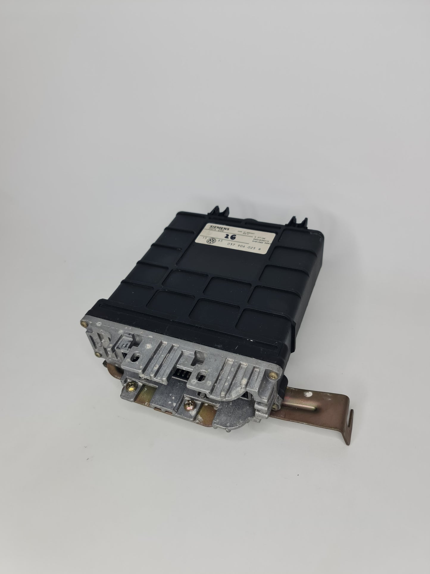 250 ENGINE CONTROL UNIT ECU 037906025R - MPerformance.parts