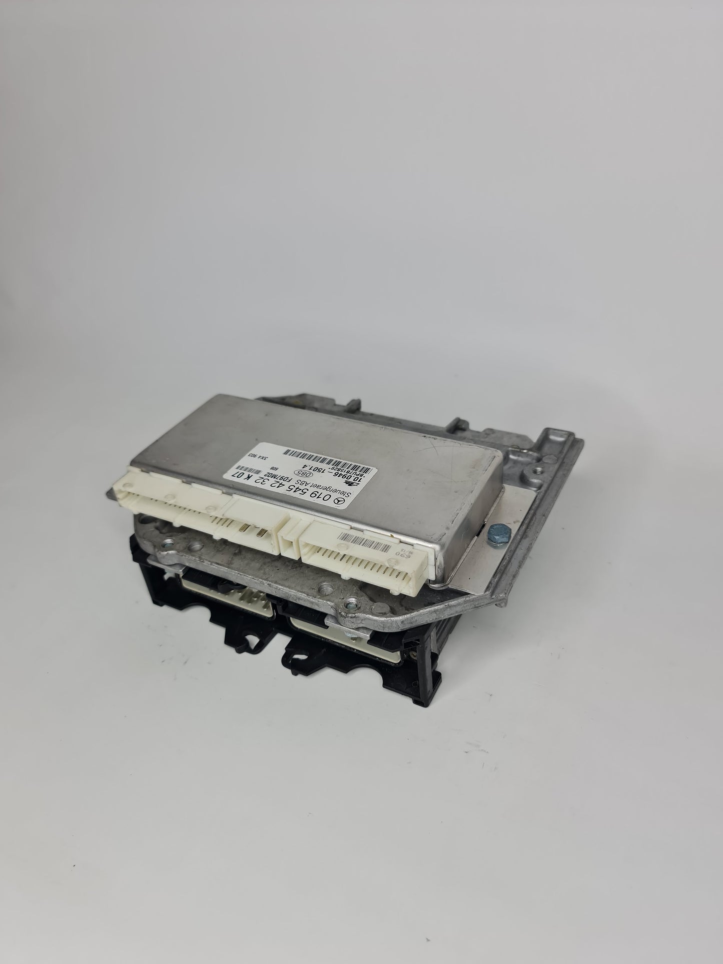 ECU Engine Control Unit Mercedes-Benz C-Class 0225459132 - MPerformance.parts