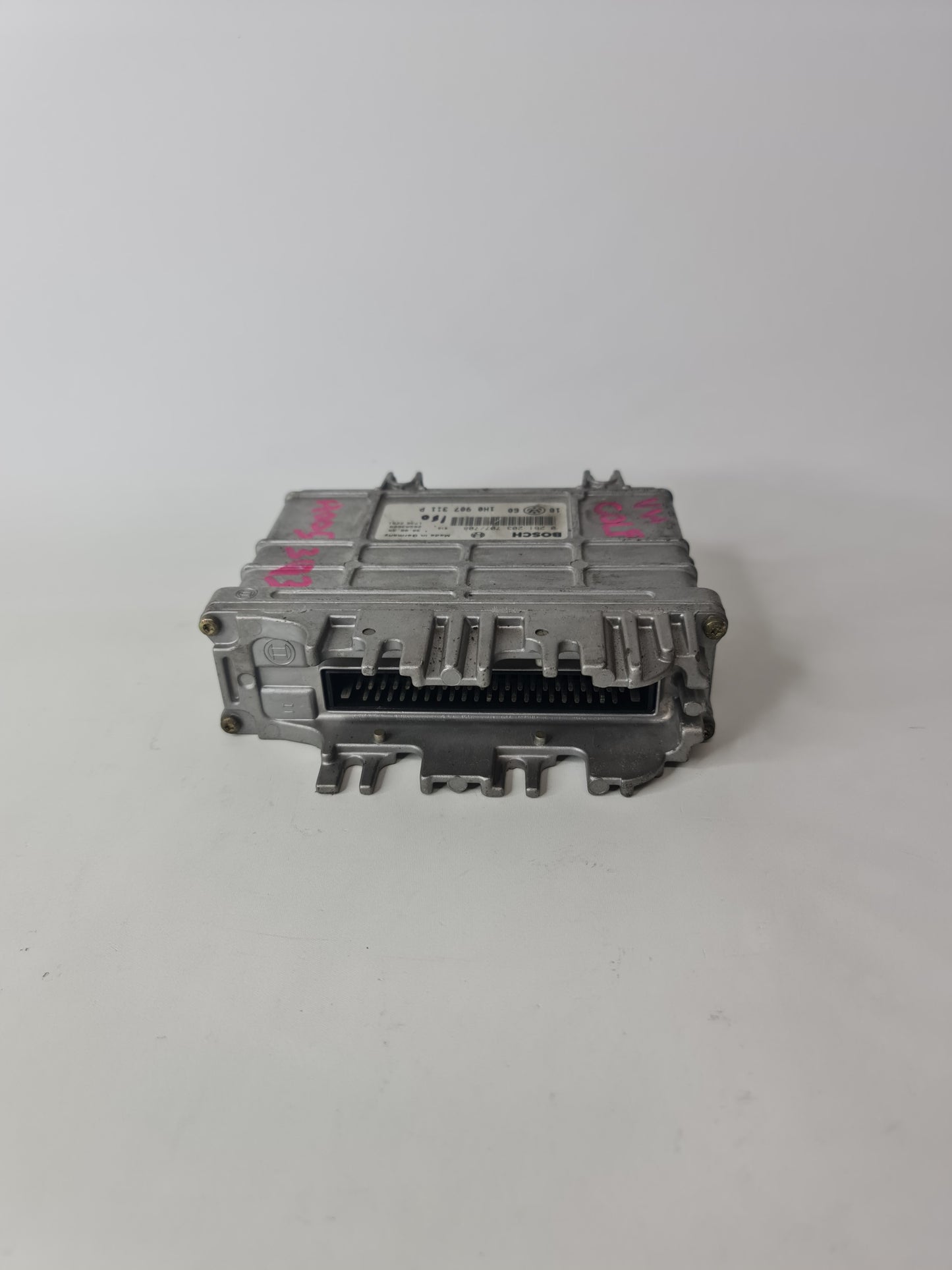 Engine Control Unit 1H0907311P / 0261203707/708 OEM - MPerformance.parts