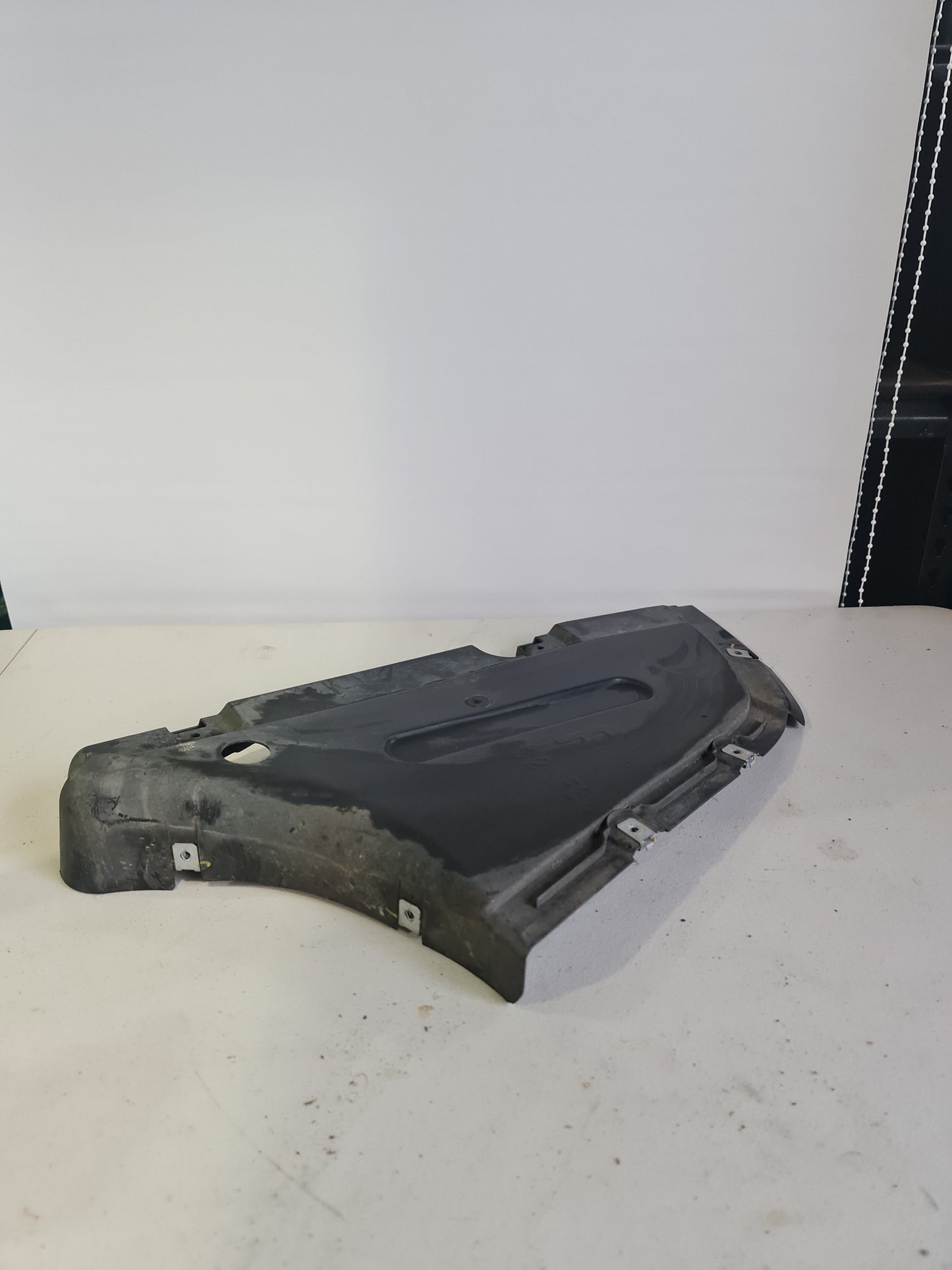 OEM BMW 3 GT F34 REAR RIGHT UNDERBODY GUARD SHIELD 51757260770 7260770 14-19 15677210 - MPerformance.parts