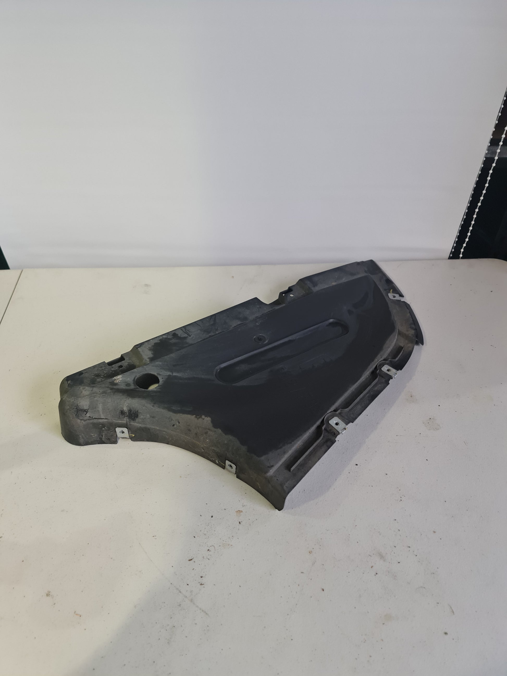 OEM BMW 3 GT F34 REAR RIGHT UNDERBODY GUARD SHIELD 51757260770 7260770 14-19 15677210 - MPerformance.parts