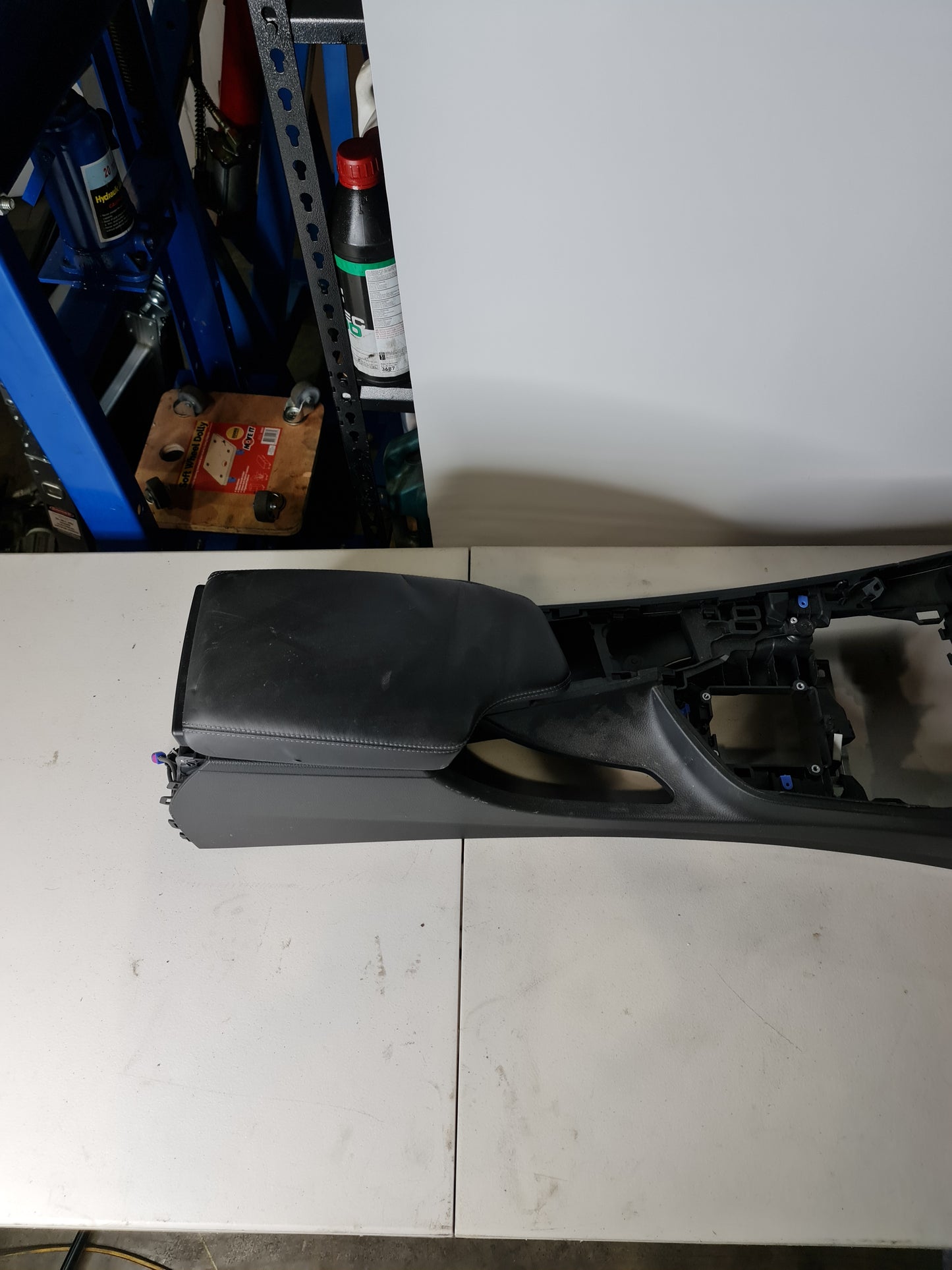 BMW M3/M4 F80/F82 2018 Interior Center Console RHD - MPerformance.parts