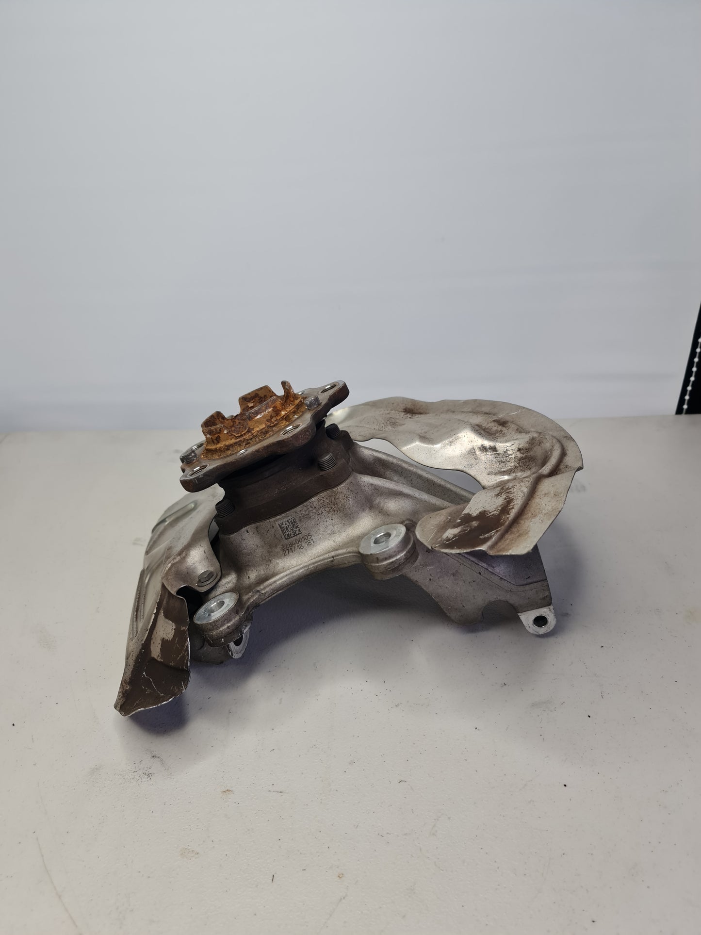 16- 20 BMW M2 Competition F87 Left Spindle Knuckle Front Lh 228400105