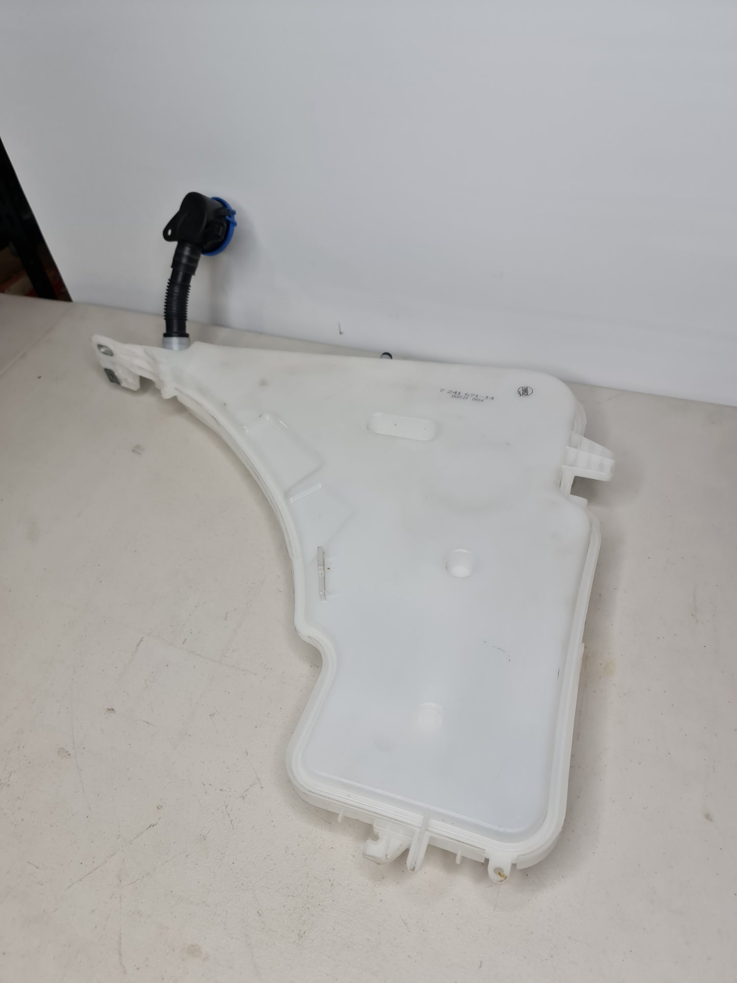 BMW 3 SERIES WASHER BOTTLE TANK RESERVOIR F34 GT 2013-2020 7241671 7241672 - MPerformance.parts