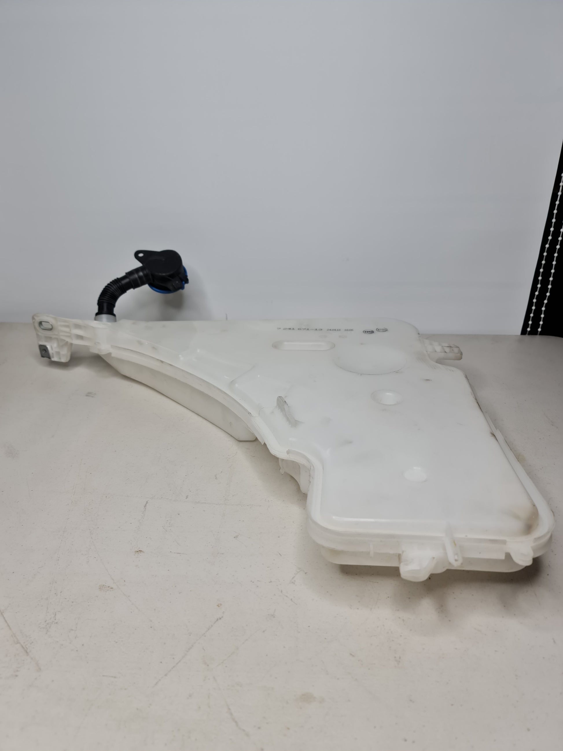 BMW 3 SERIES WASHER BOTTLE TANK RESERVOIR F34 GT 2013-2020 7241671 7241672 - MPerformance.parts