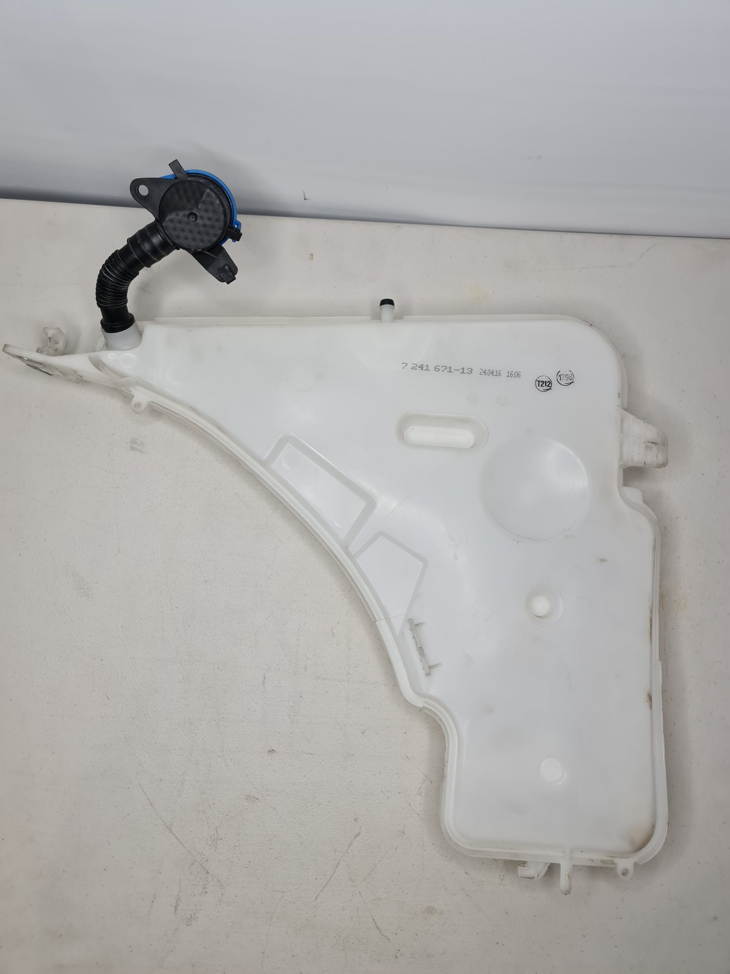 BMW 3 SERIES WASHER BOTTLE TANK RESERVOIR F34 GT 2013-2020 7241671 7241672 - MPerformance.parts