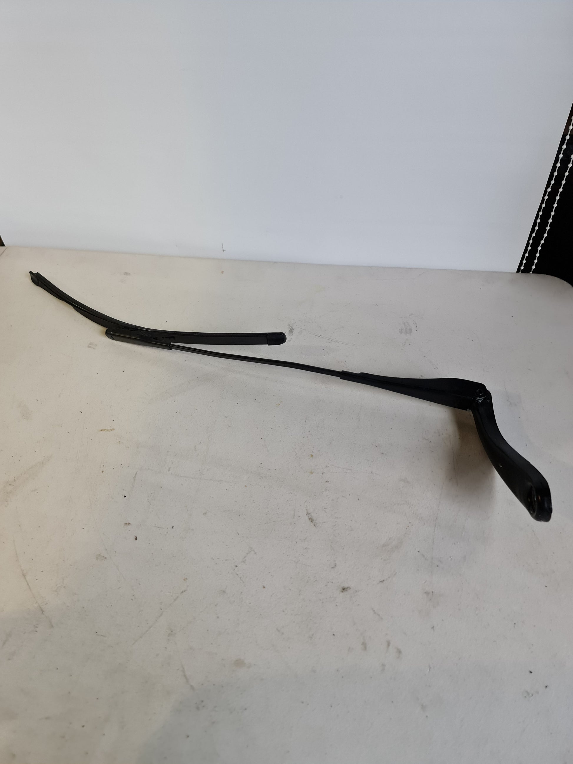 2013 BMW 1 SERIES F20/F21/LCI Front Left PART NUMBER 61619465064 (*) Wiper arm - MPerformance.parts