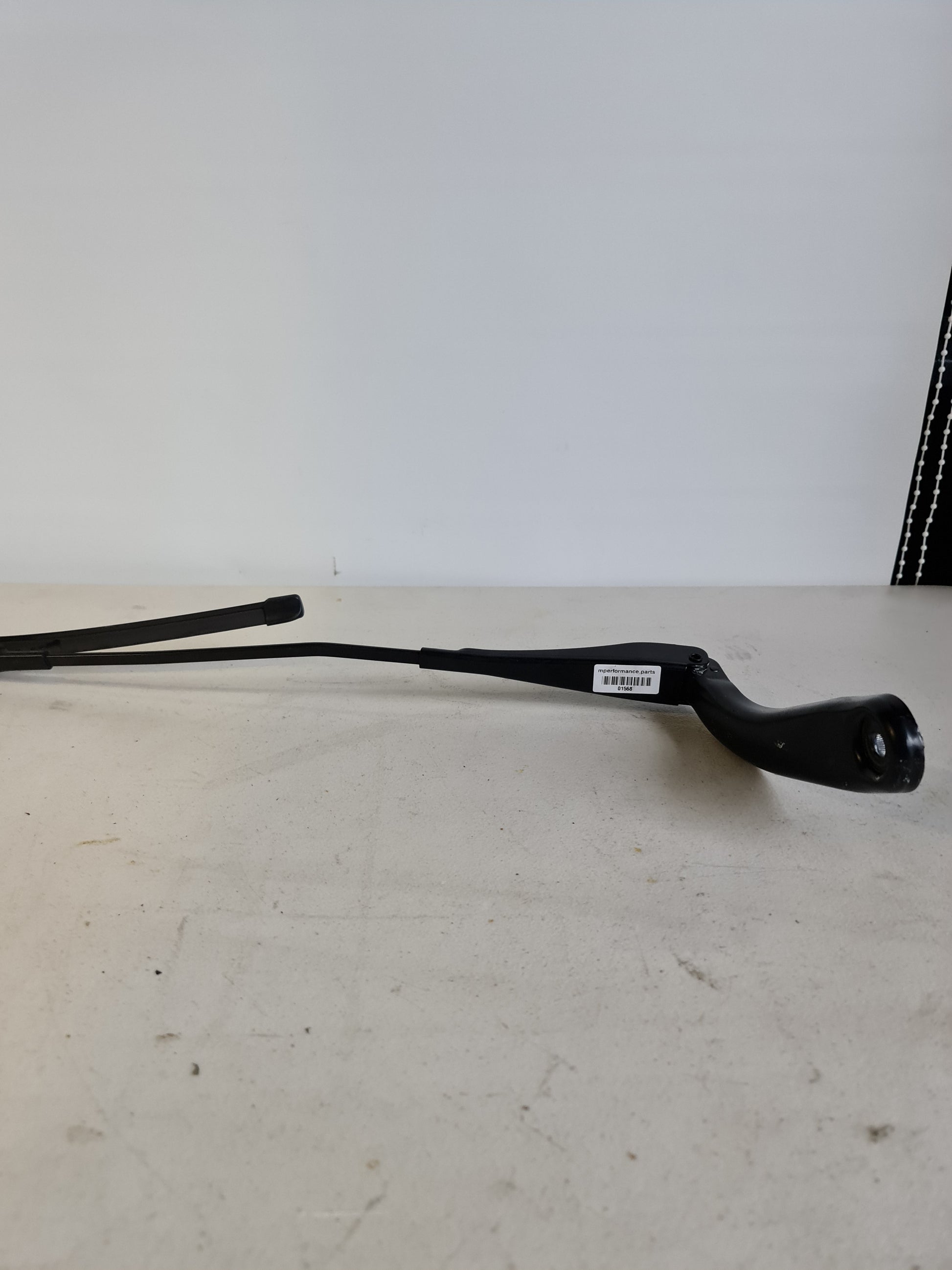 2013 BMW 1 SERIES F20/F21/LCI Front Left PART NUMBER 61619465064 (*) Wiper arm - MPerformance.parts