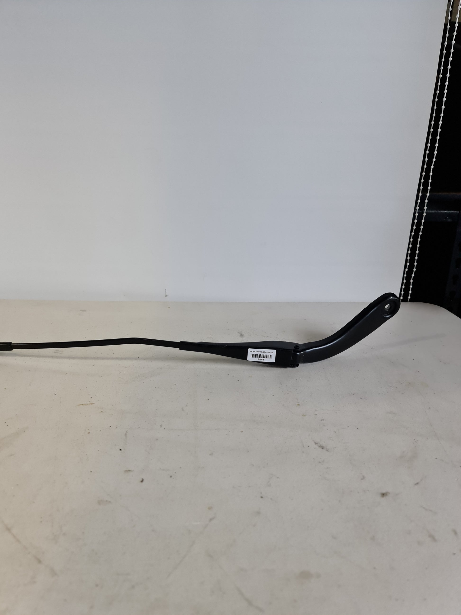 2013 BMW 1 SERIES F20/F21/LCI Front Left PART NUMBER 61619465064 (*) Wiper arm - MPerformance.parts