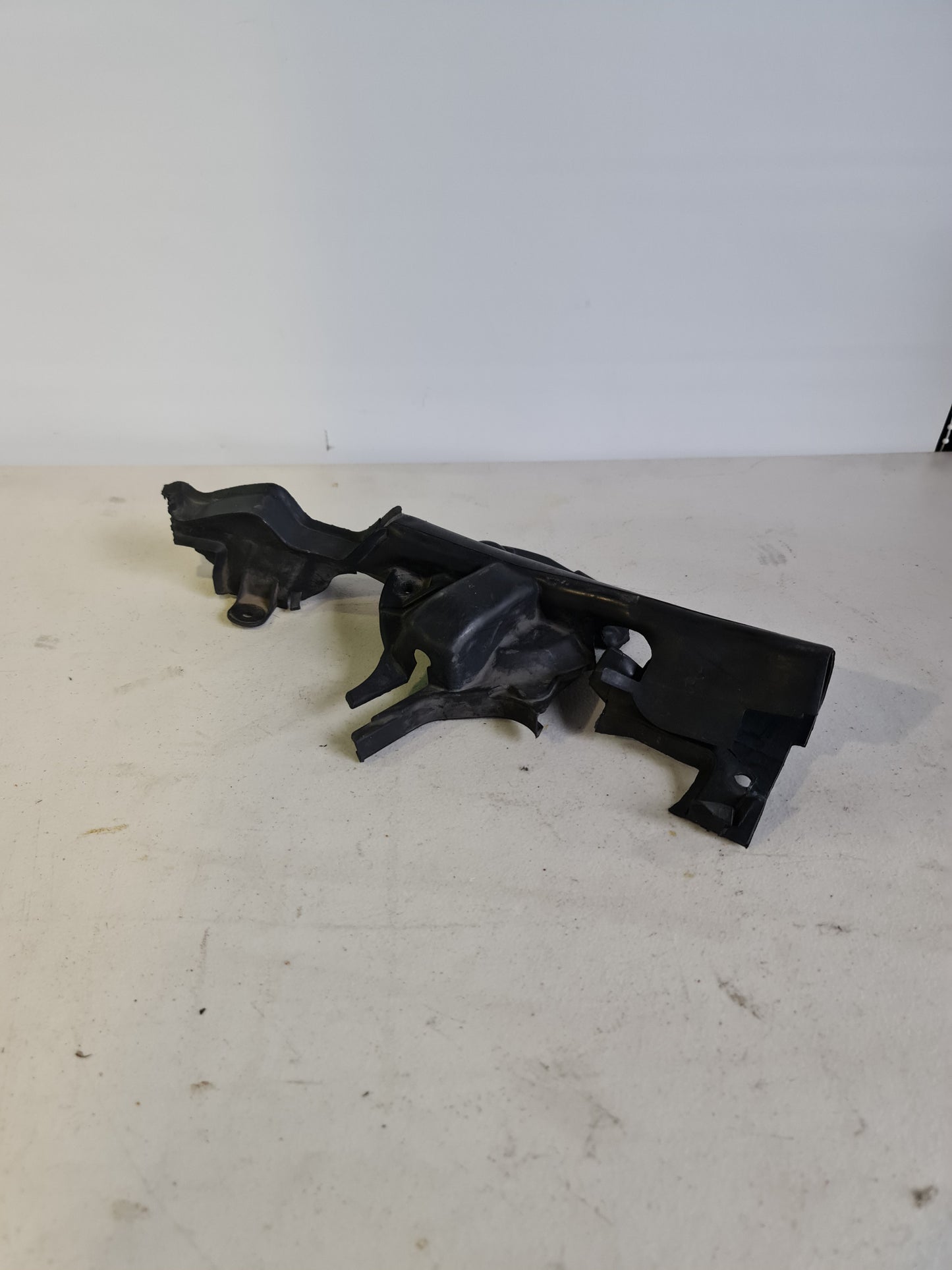 2015-2018 BMW 51-76-8-058-561 BMW 51768058561 Left Engine Hood Sealing 8058561 180685 - MPerformance.parts