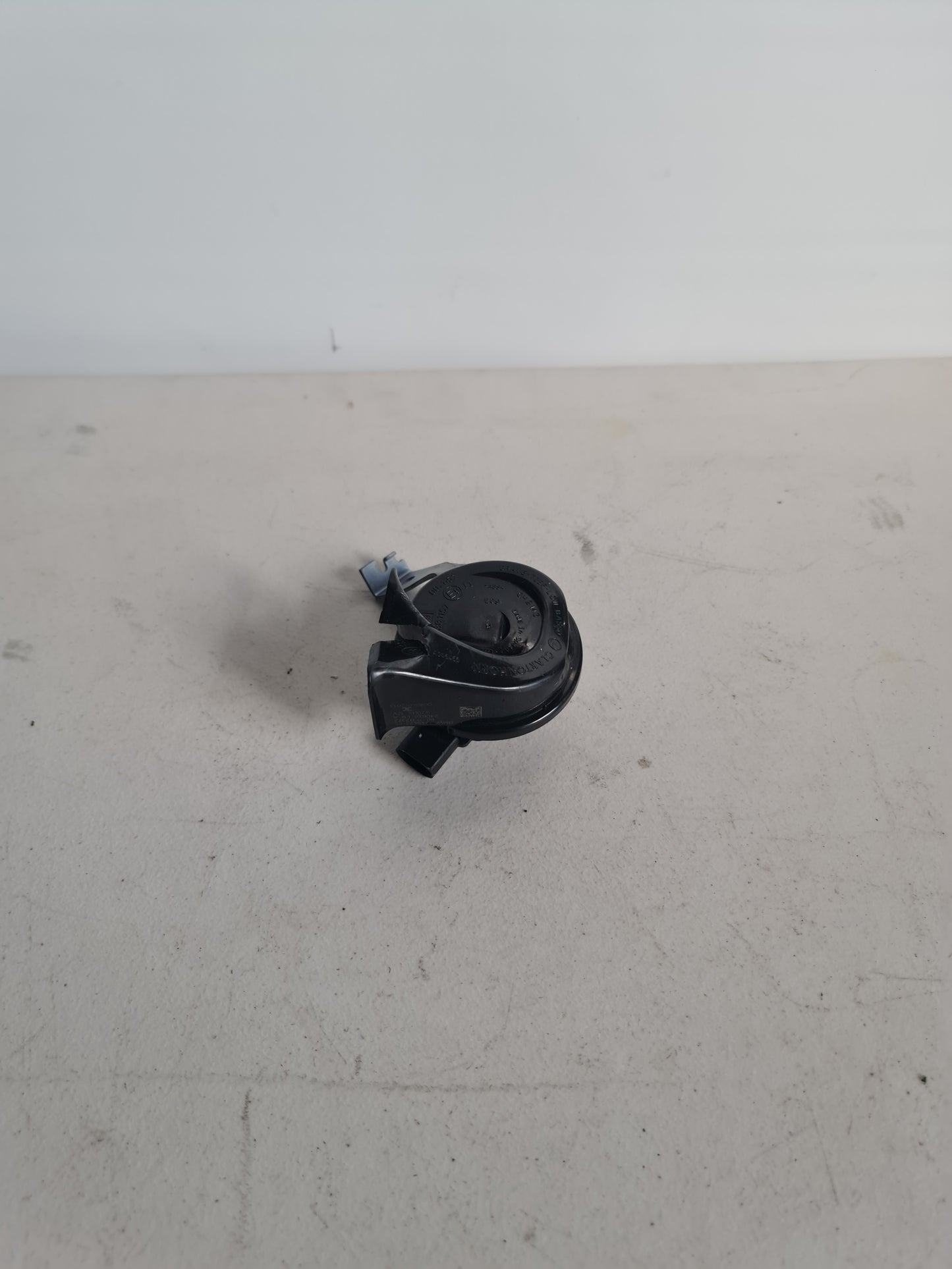 2014-2018 BMW 61-33-7-245-422 BMW 61337245422 Low Pitch Horn 7245422 05 - MPerformance.parts