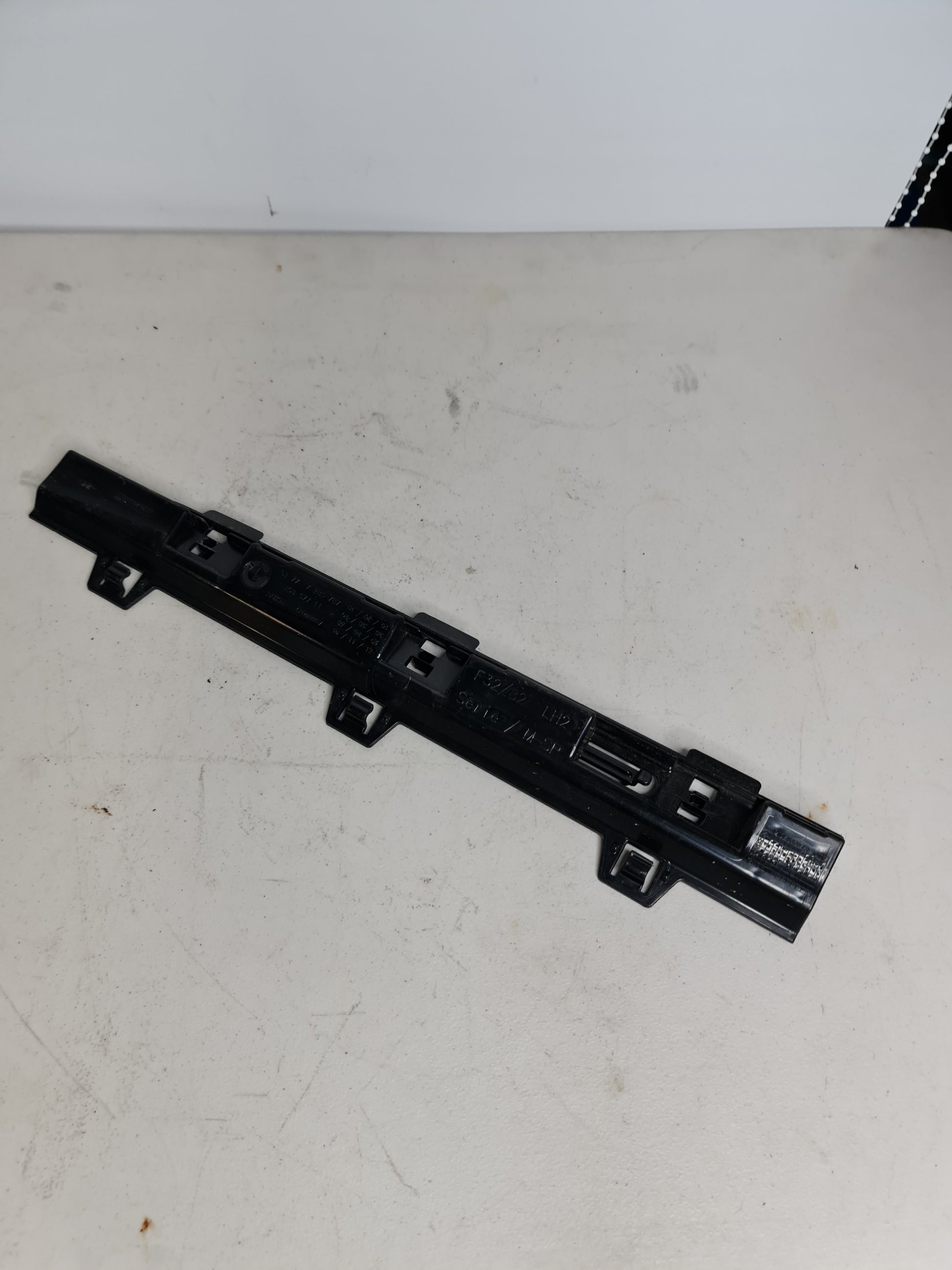 BMW 4 F32 M SIDE SKIRT LEFT ROCKER MOLDING SUPPORT - MPerformance.parts