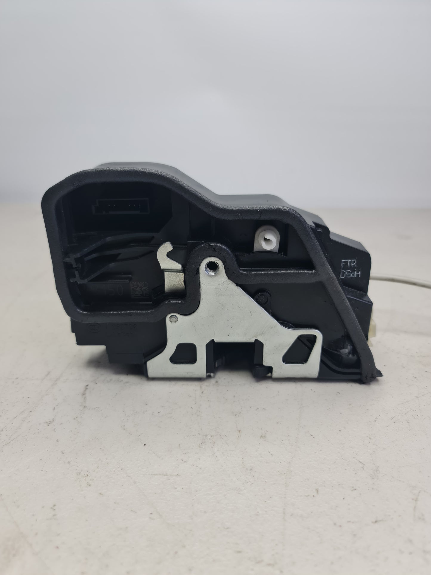 BMW F11 Door Lock Front Right 2016 51217202150 7202150 - MPerformance.parts