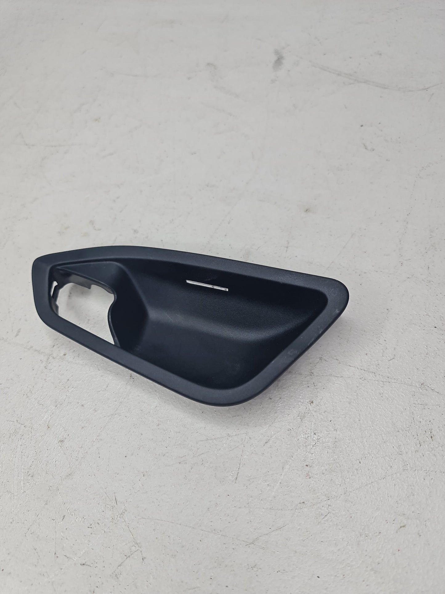 BMW 1 SERIES F20 INTERIOR DOOR HANDLE TRIM 14290410