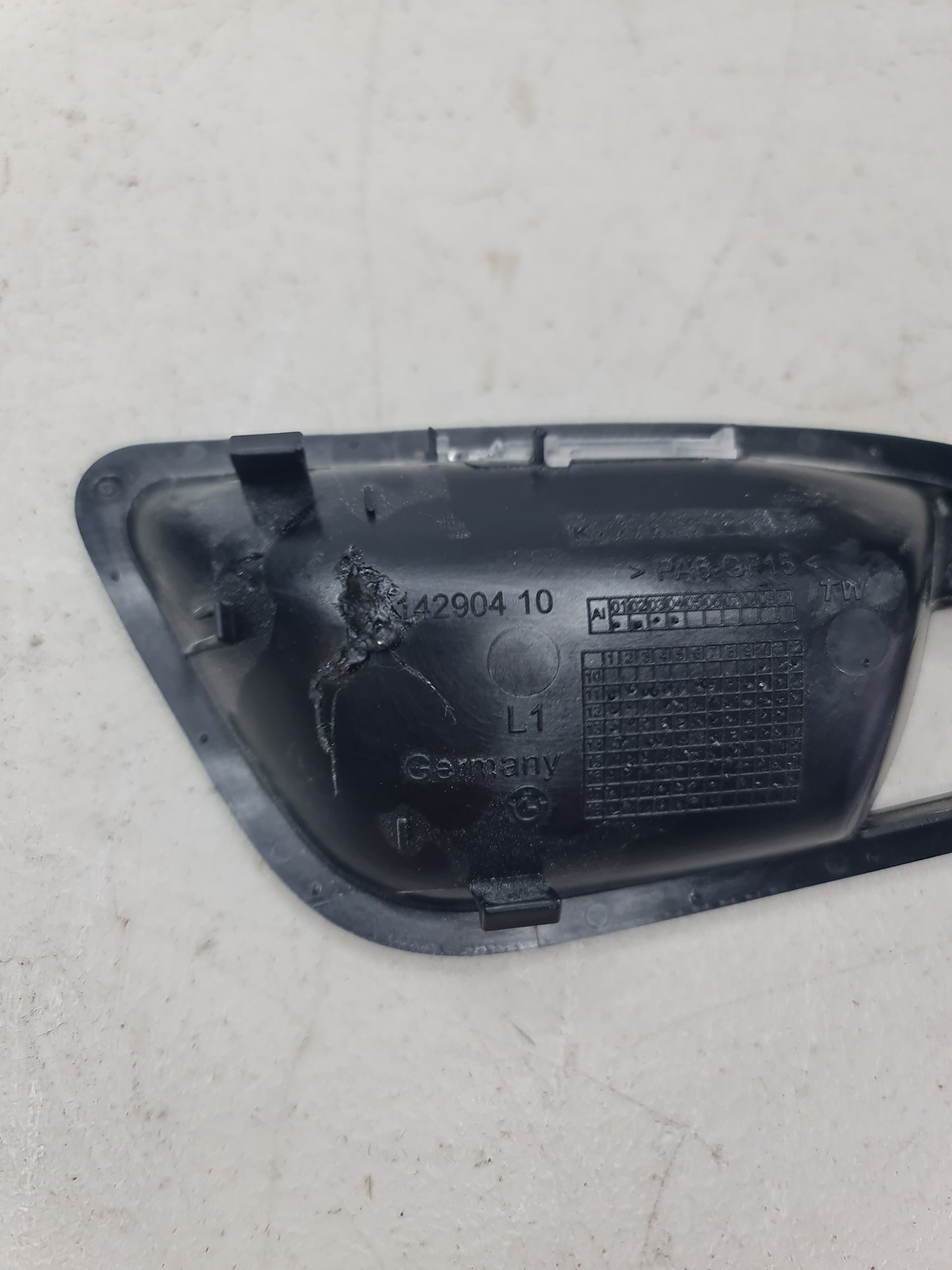 BMW 1 SERIES F20 INTERIOR DOOR HANDLE TRIM 14290410