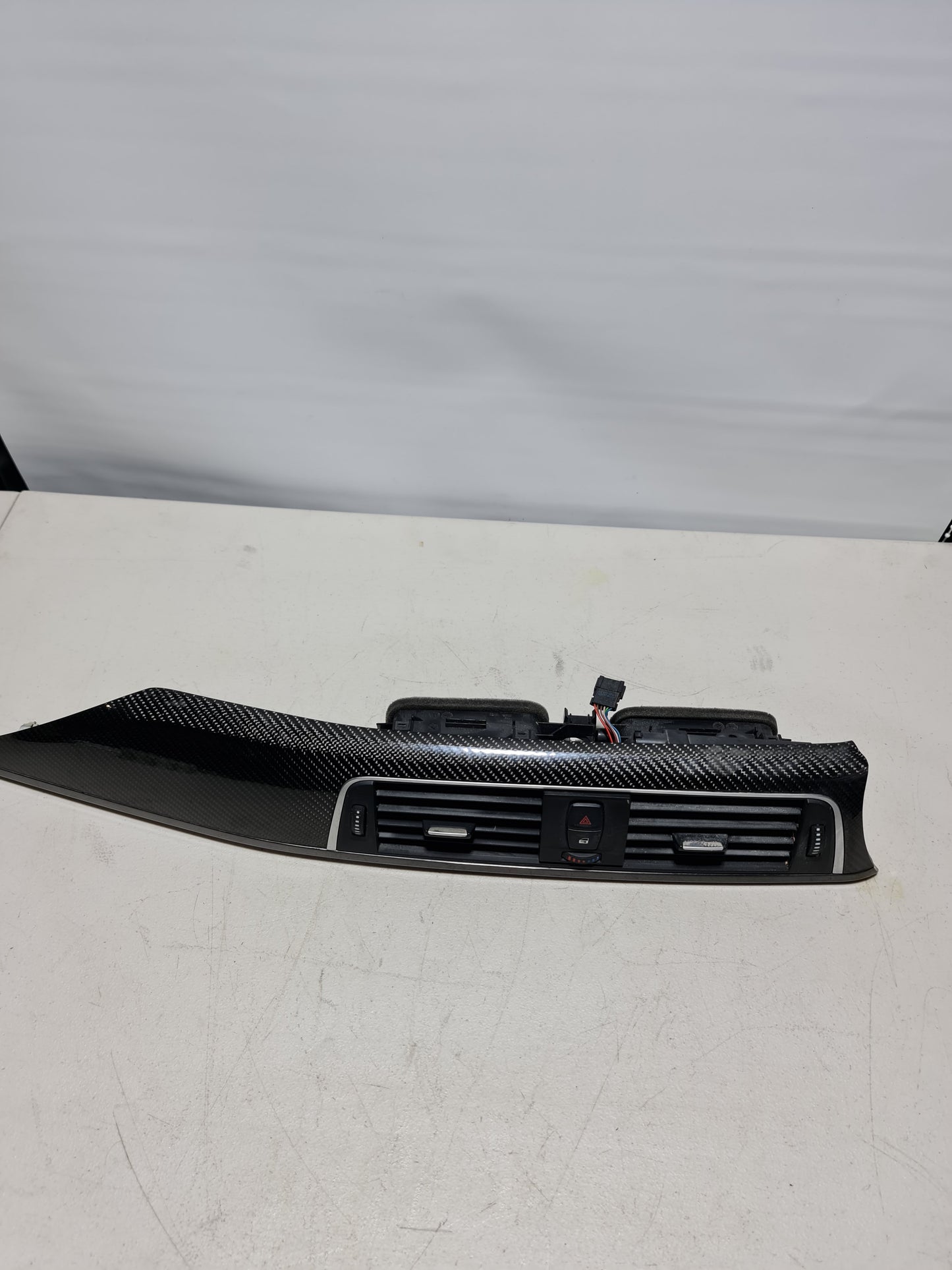 2014-2020 BMW 64-22-9-347-436 BMW 64229347436 9347436 03 Fresh Air Grille Center 51458068610 8068610 04 Carbon Interior Trim Air Vents - MPerformance.parts