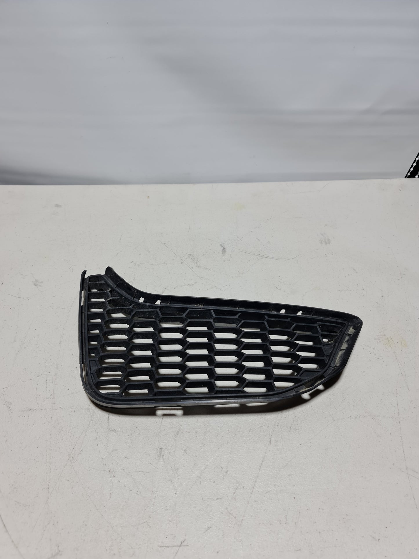 2015-2020 BMW 51-11-8-054-302 BMW 51118054302 Grille, Air Inlet, Open, Right 8054302 - MPerformance.parts