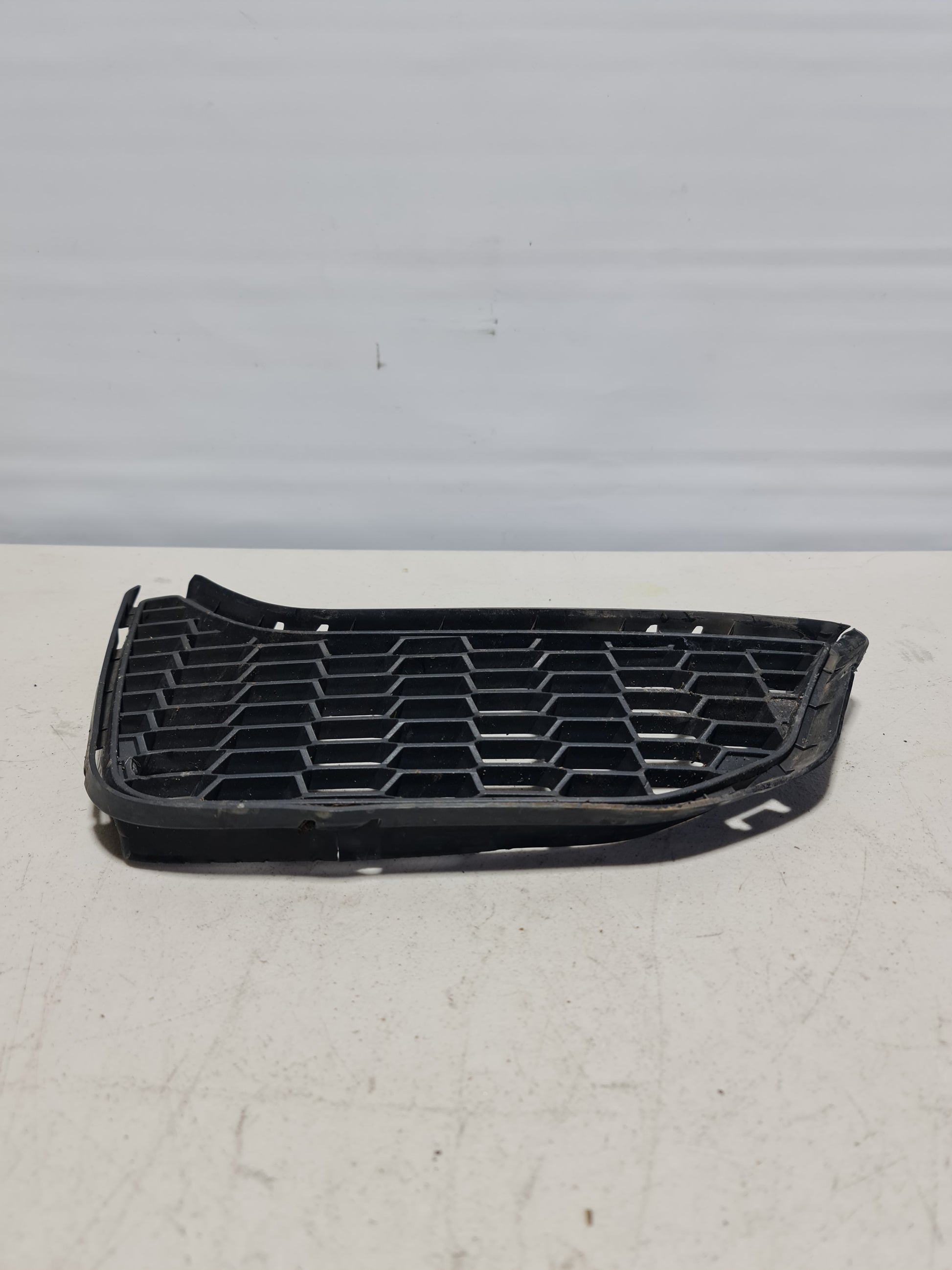 2015-2020 BMW 51-11-8-054-302 BMW 51118054302 Grille, Air Inlet, Open, Right 8054302 - MPerformance.parts