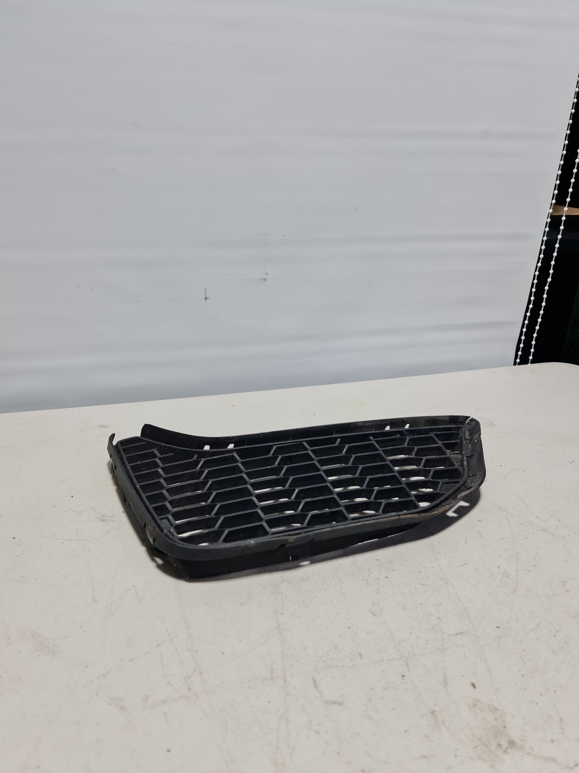 2015-2020 BMW 51-11-8-054-302 BMW 51118054302 Grille, Air Inlet, Open, Right 8054302 - MPerformance.parts