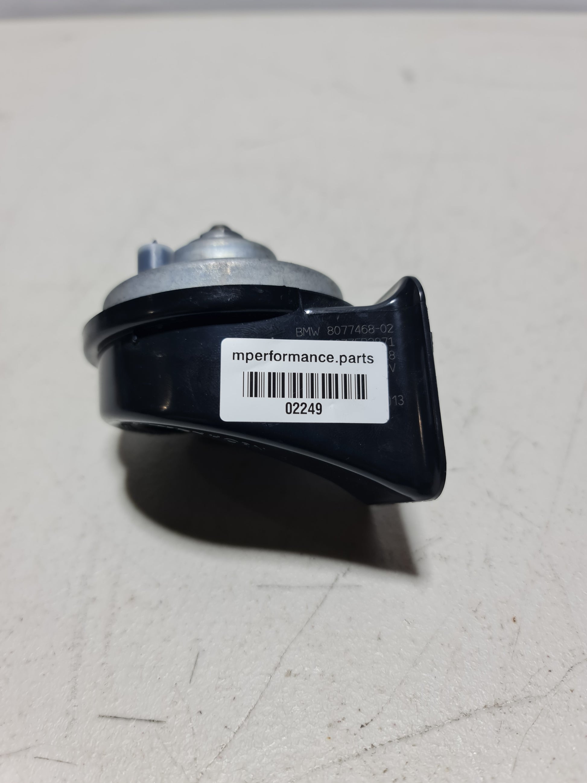 019-2020 BMW M2 61-33-8-077-468 BMW 61338077468 HORN, LOW PITCH 8077468 02 - MPerformance.parts