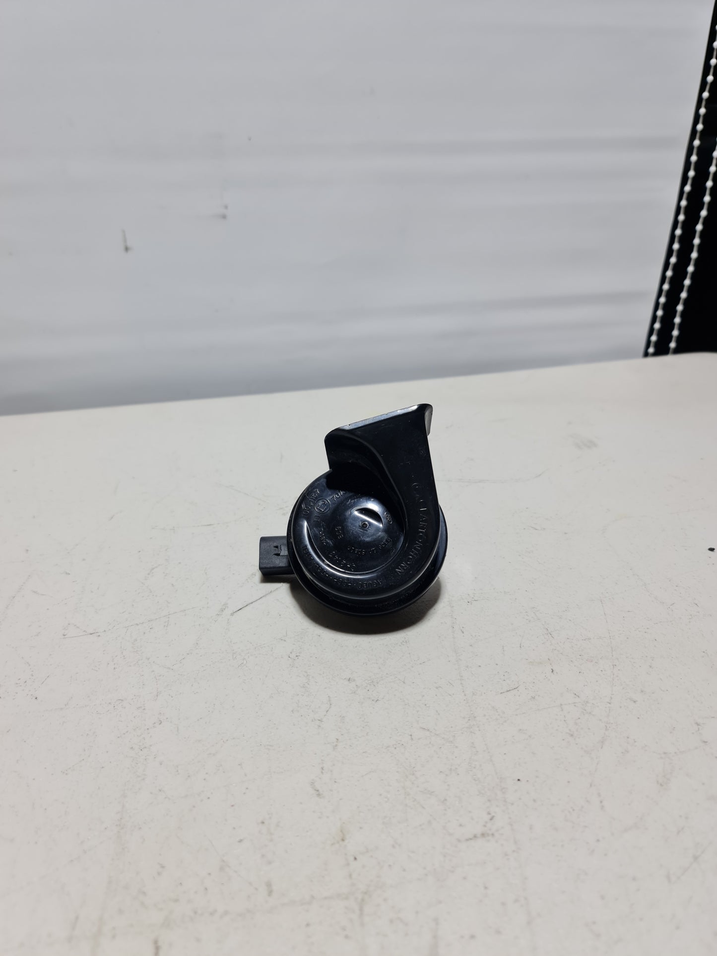 2019-2020 BMW M2 61-33-8-077-467 BMW 61338077467 HORN, HIGH PITCH 8077467 02 - MPerformance.parts