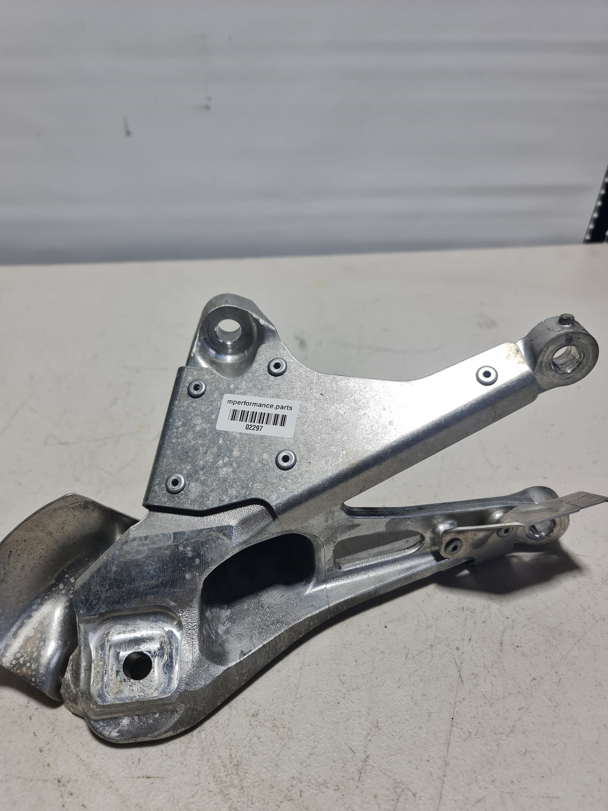 2015-2020 BMW 22-11-2-284-204 BMW 22112284204 Engine Mount Bracket Right 2284204 02 - MPerformance.parts