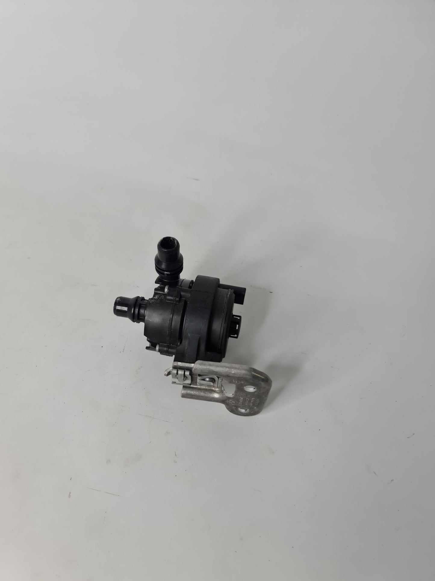 2015-2020 BMW 11-51-7-850-567 BMW 11517850567 Holder, Coolant Pump, Electric 7850567 01 - MPerformance.parts