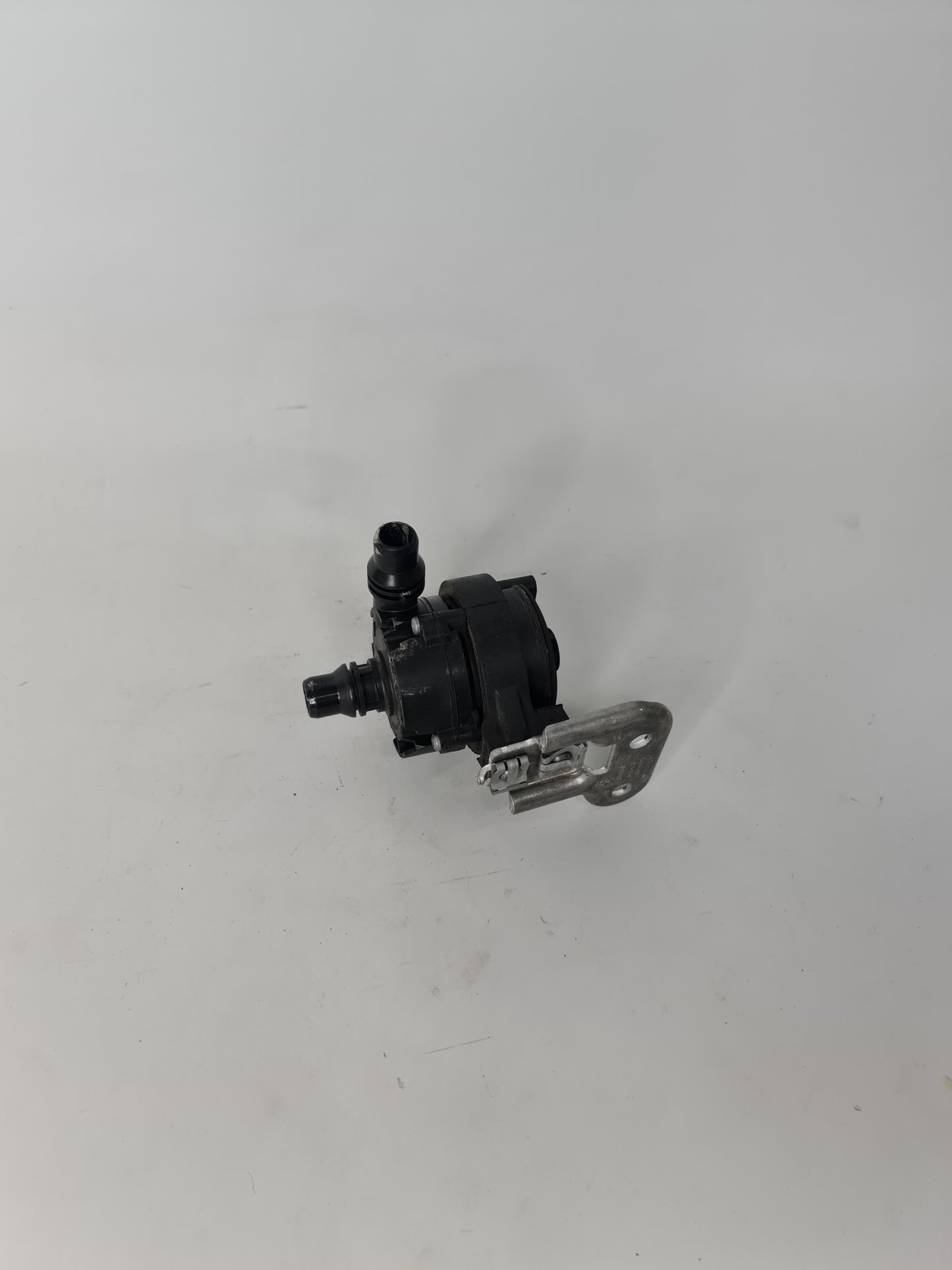 2015-2020 BMW 11-51-7-850-567 BMW 11517850567 Holder, Coolant Pump, Electric 7850567 01 - MPerformance.parts