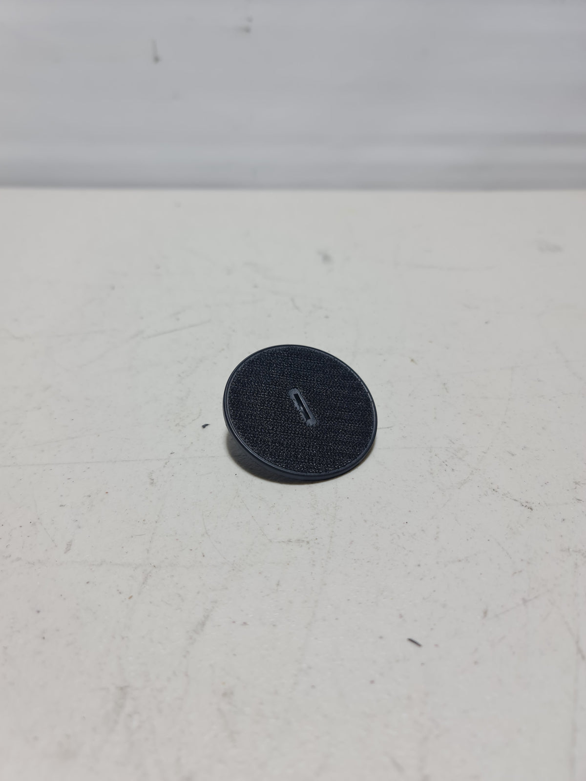 BMW hook and loop element with bayonet fastener, compatible with 1999-2020 BMW models, shown in the image.