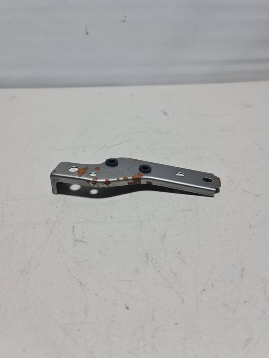 F80 M3 Dashboard Mount Bracket - p02062 - MPerformance.parts
