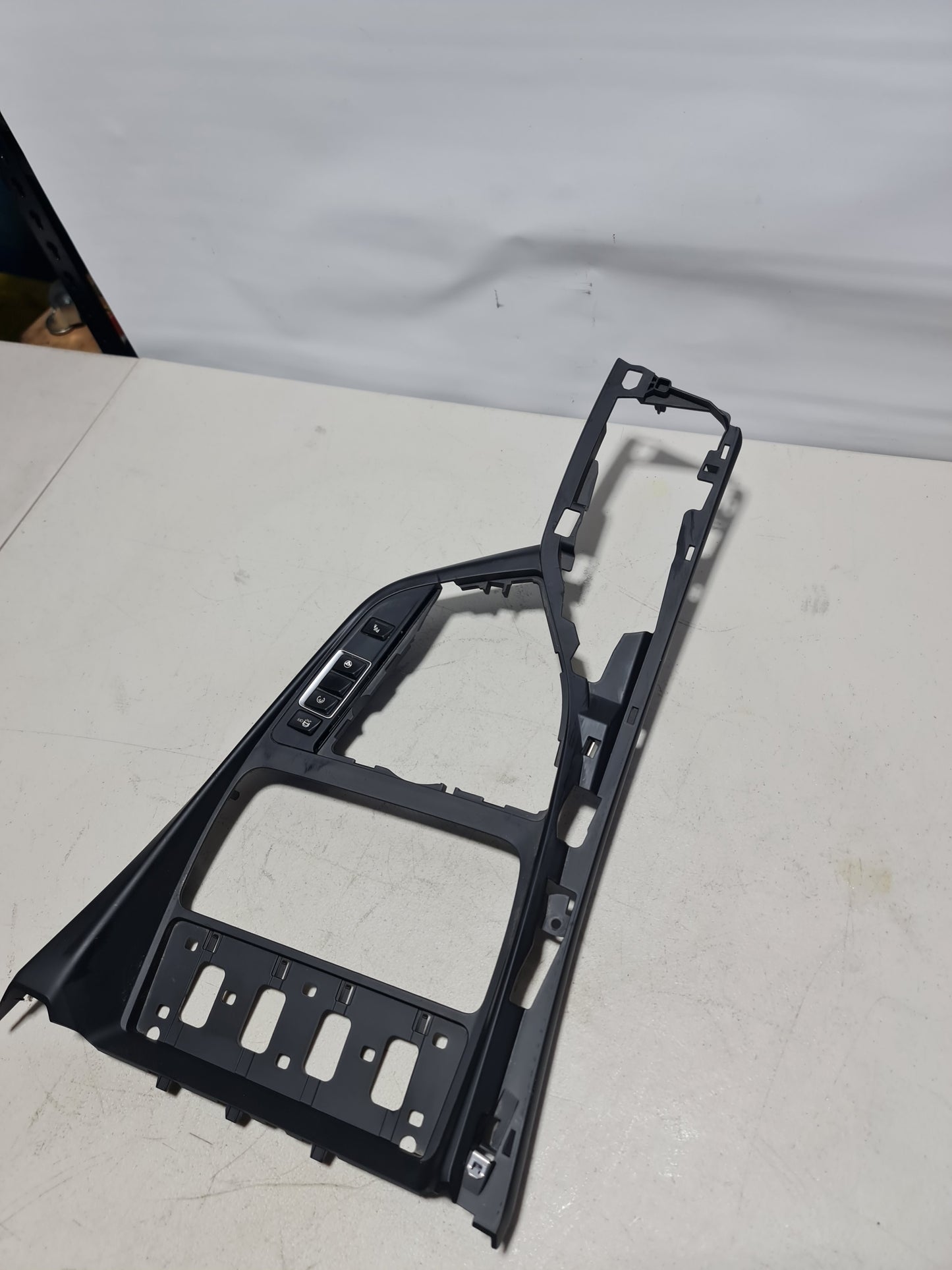 2019 BMW 2 SERIES F22 CENTRE CONSOLE TRIM WITH CUP HOLDER 6993610 9394332