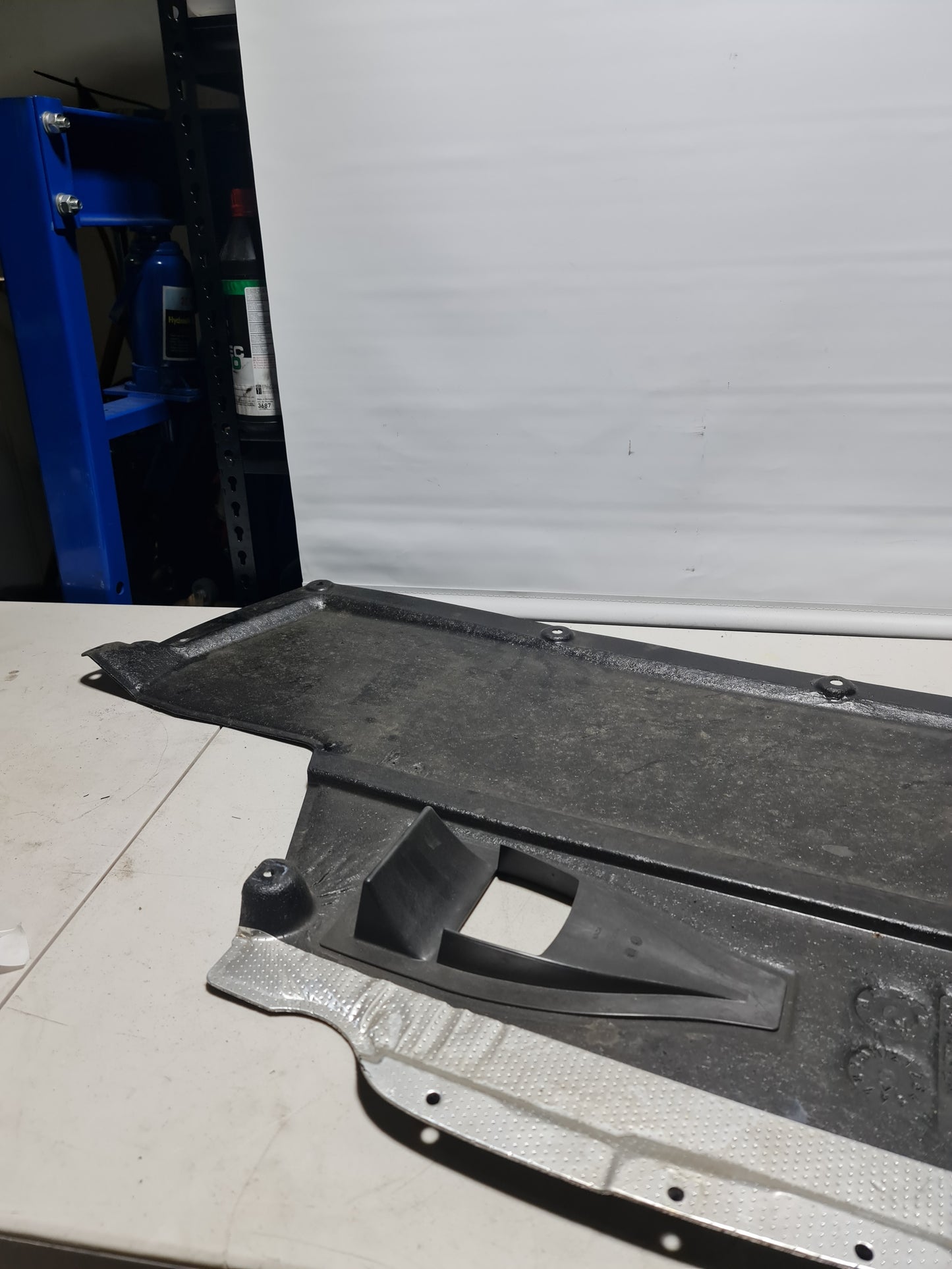 BMW M4 F82 2014 Under Body Tray Splash Guard Panel Center 8055961 J163 51758055961