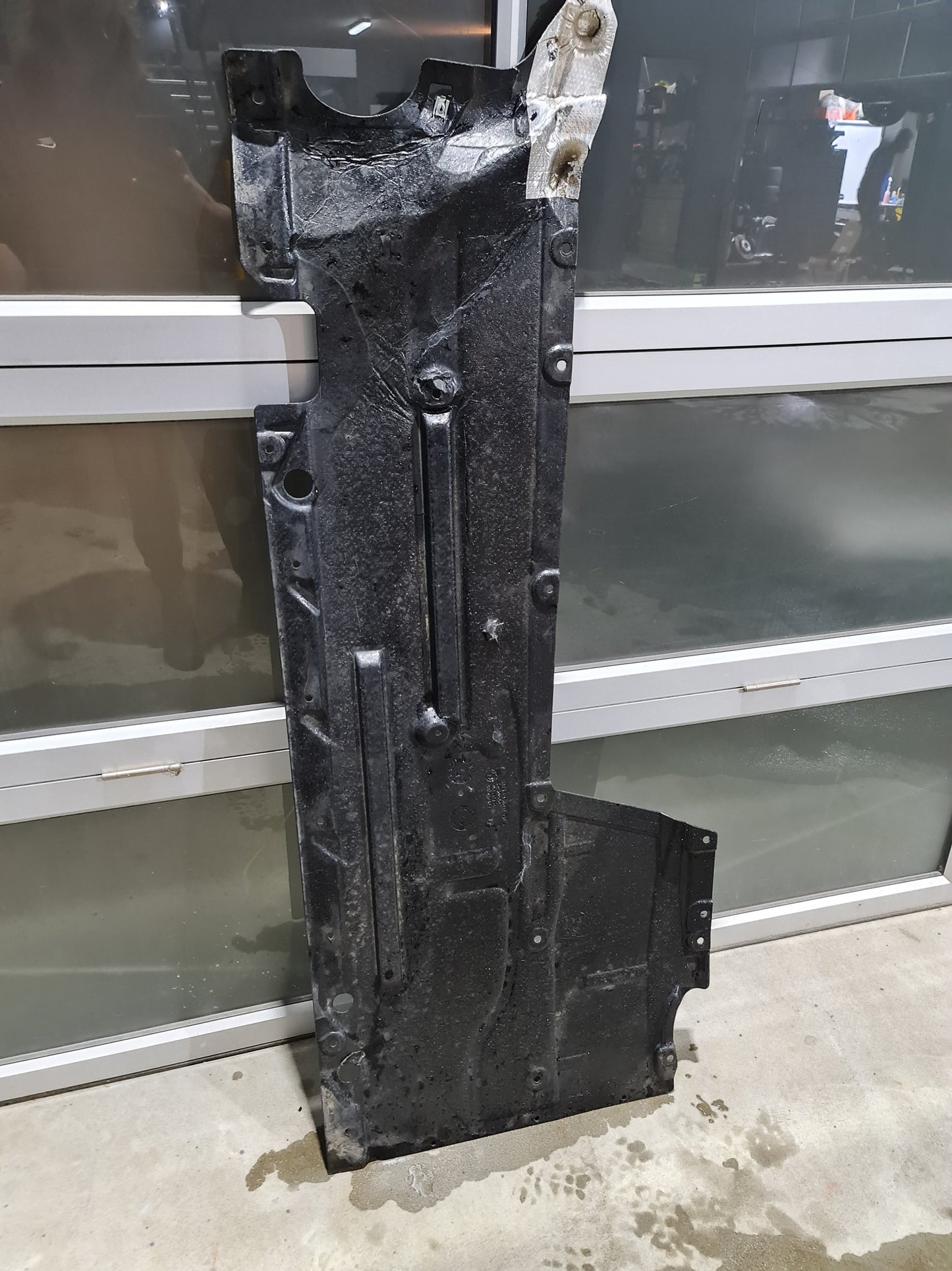 BMW M2 M3 M4 F87 F80 F82 F83 UNDER BODY PANEL PASSENGER LEFT SIDE 8066011 - MPerformance.parts