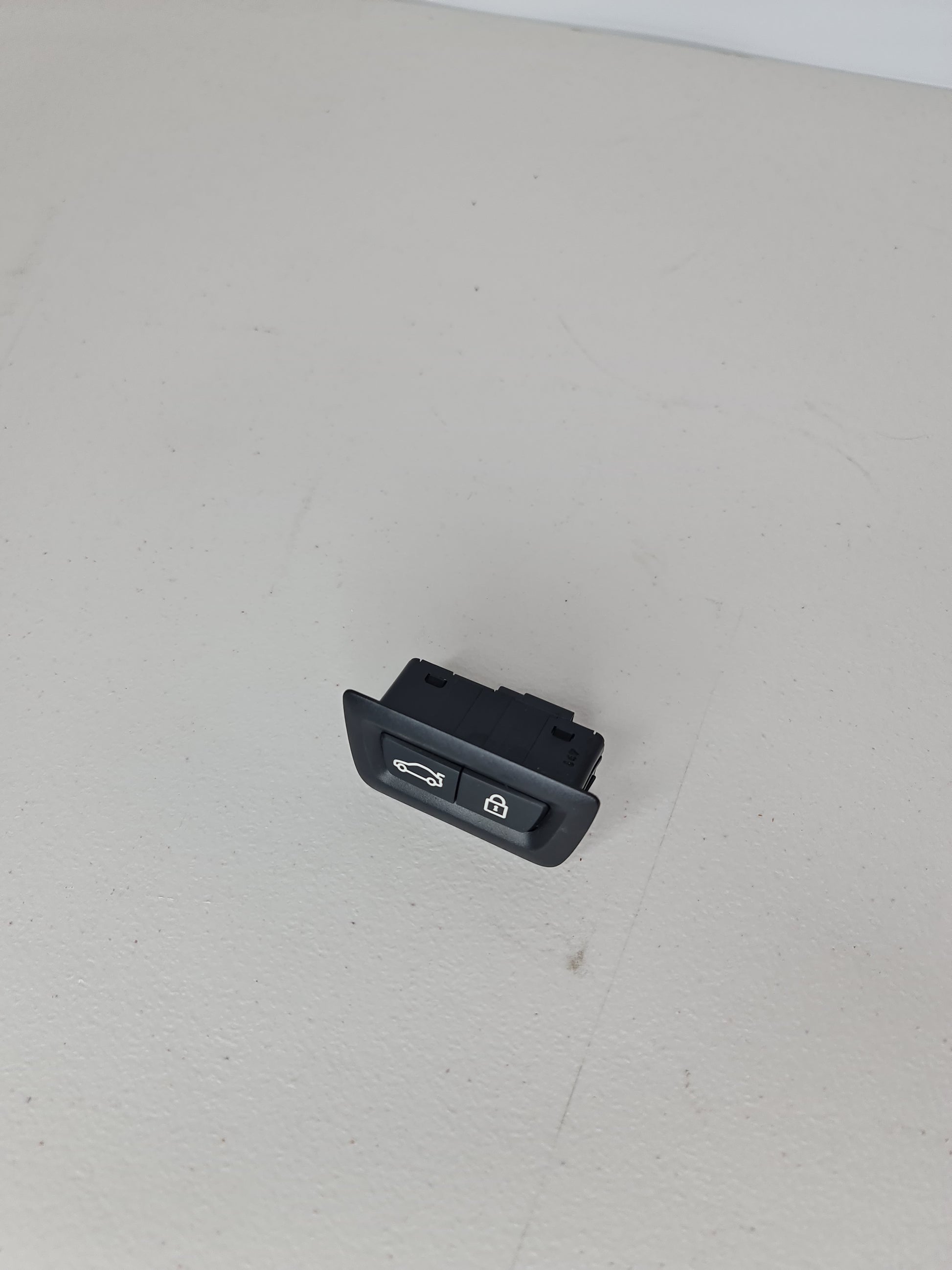 BMW G80 tailgate switch  9275121 - MPerformance.parts