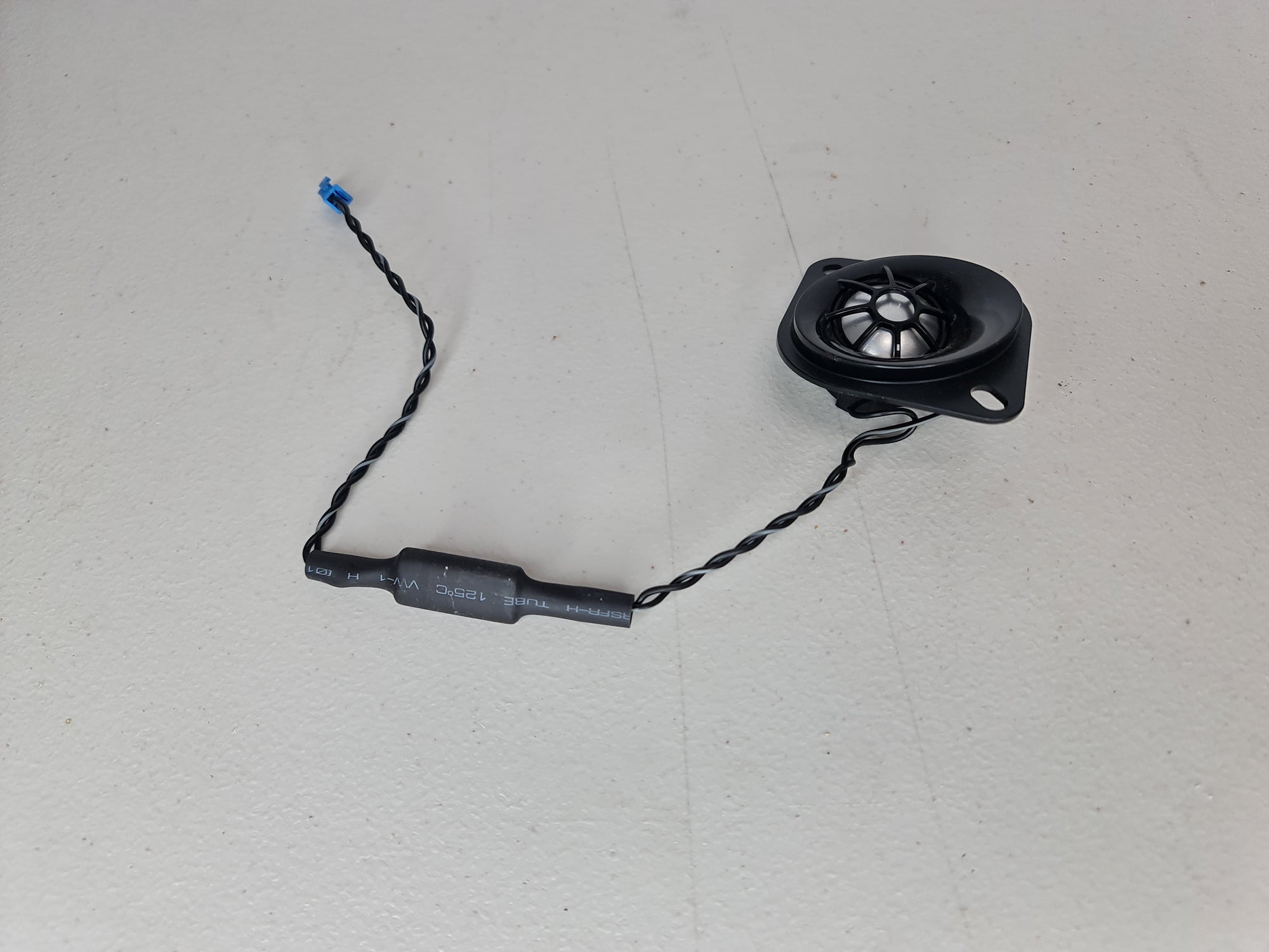 2012-2020 BMW 65-13-9-226-358 BMW 65139226358 Tweeter 9226358 02 65139226358 - MPerformance.parts