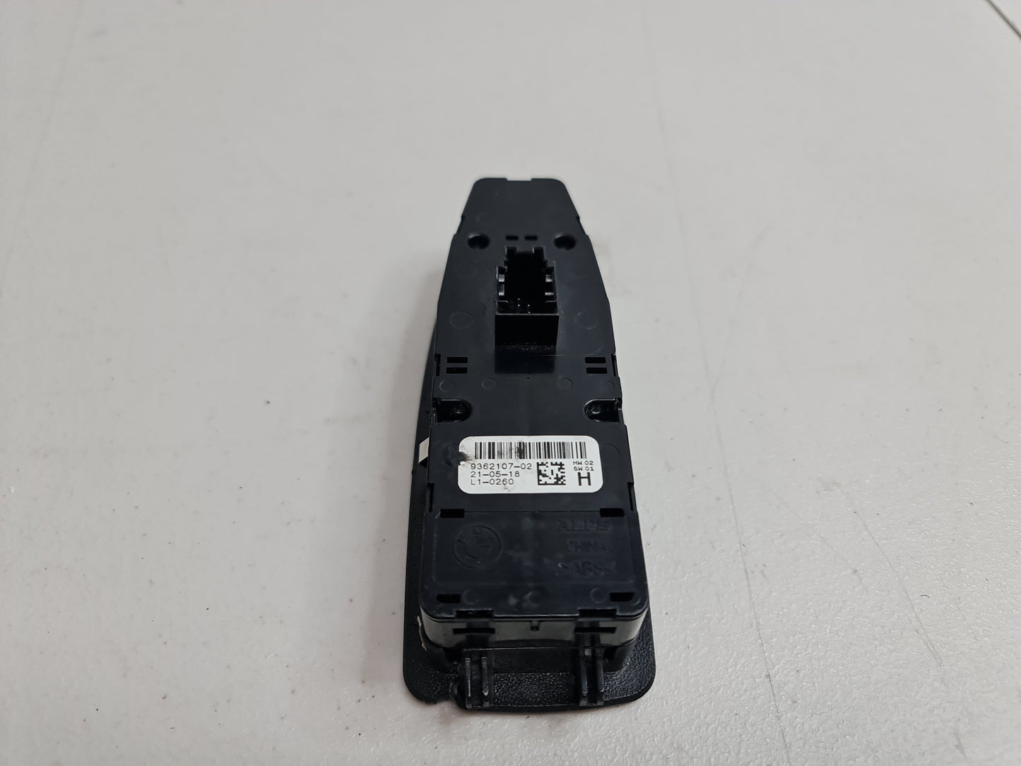 2010-2020 BMW 61-31-9-362-107 BMW 61319362107 Door Window Switch Front Left 9362107 01