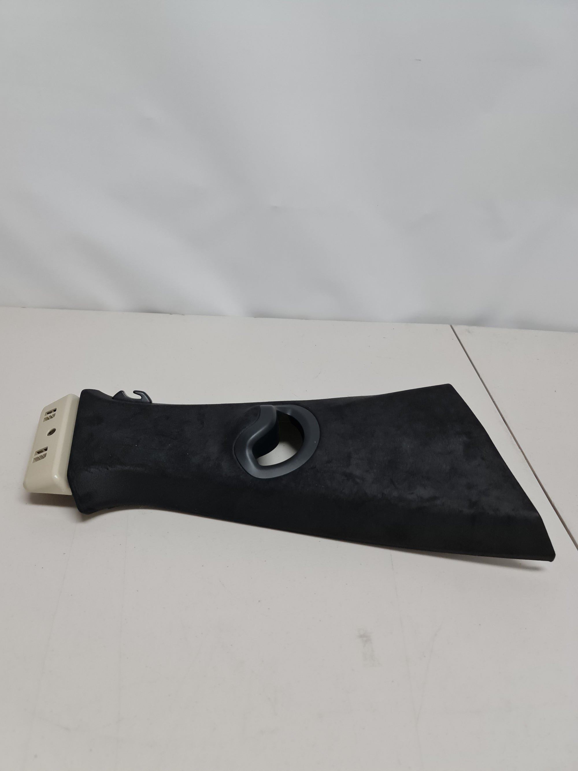 G05/G07 X5/X7 B-pillar trim panel, Alcantara, right black - MPerformance.parts