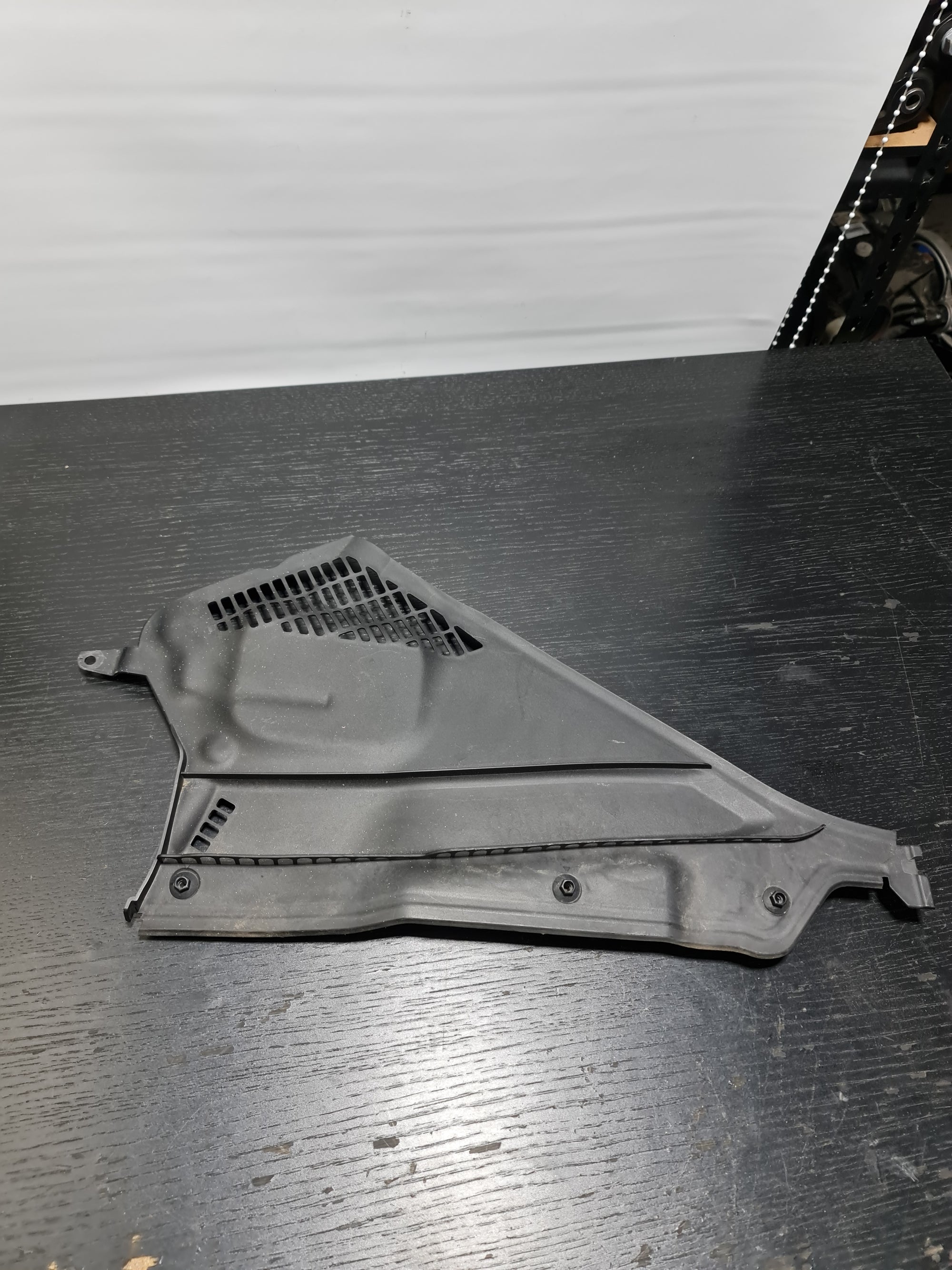 OEM BMW M2 COUPE F87 FRONT LEFT WINDSHIELD COVER COWL RHD 64318059698 GENUINE 8059698 - MPerformance.parts