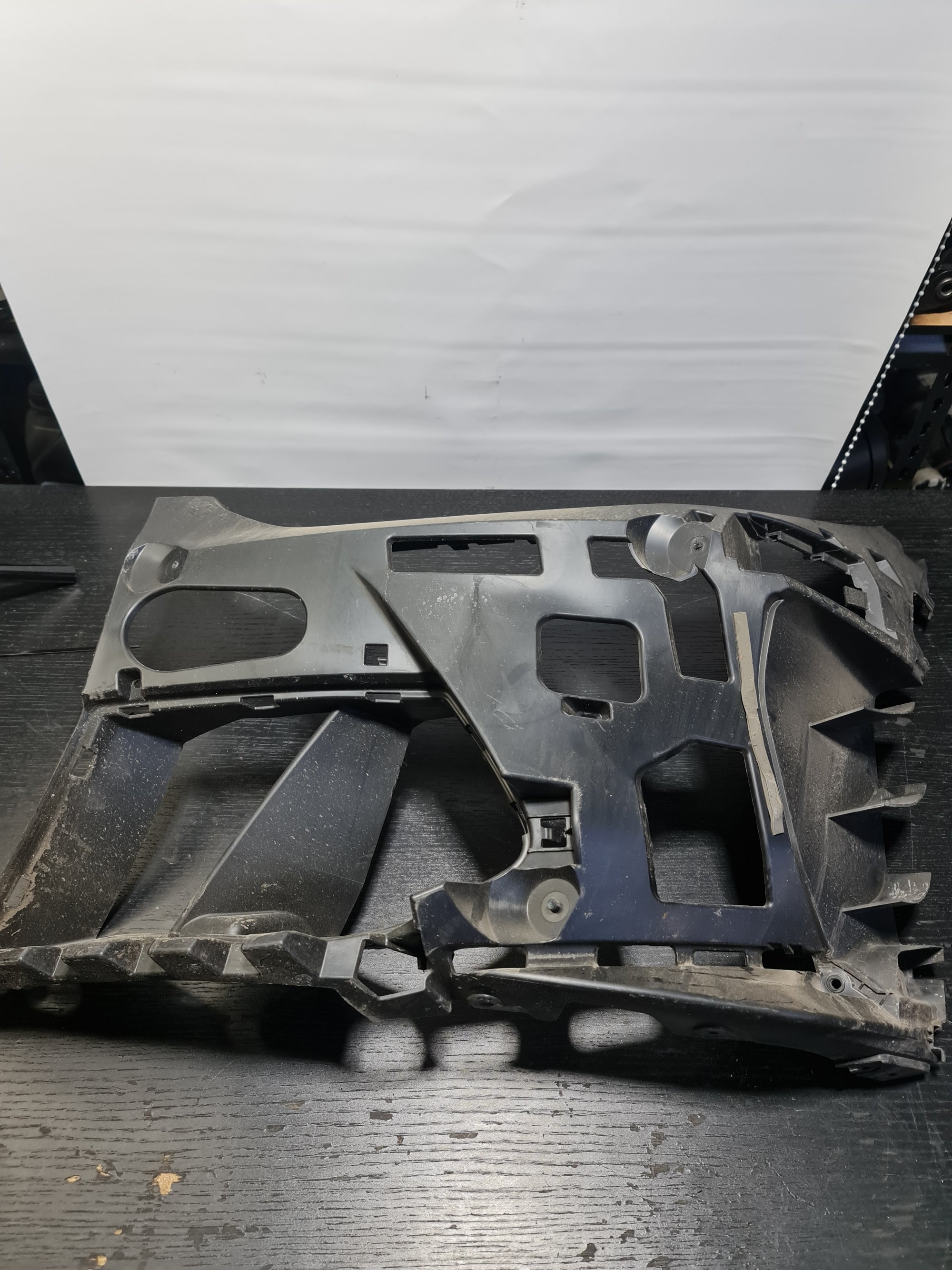 BMW M4 G82 Front Left Bumper Retainer Frame Bracket 51118069415 - MPerformance.parts