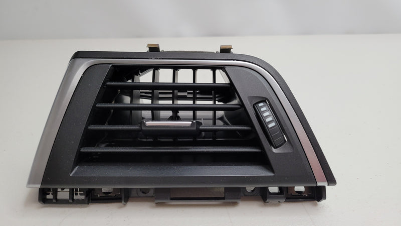 BMW M3 F80 Passengers Left Dashboard Vent - 9346226-01 - MPerformance.parts