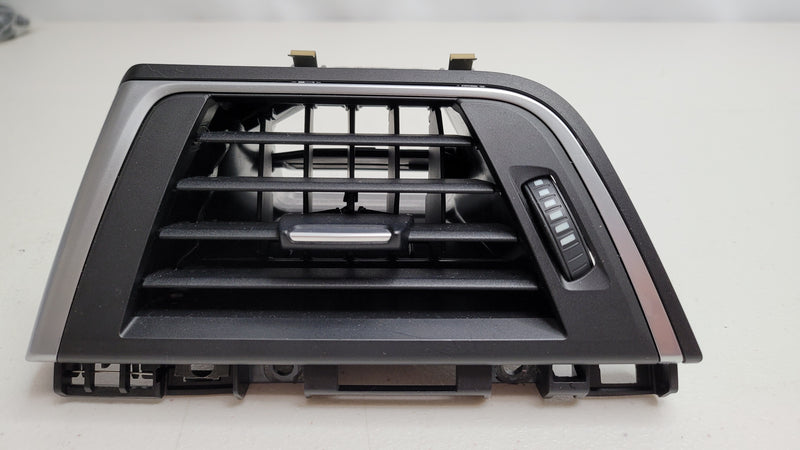 BMW M3 F80 Passengers Left Dashboard Vent - 9346226-01 - MPerformance.parts