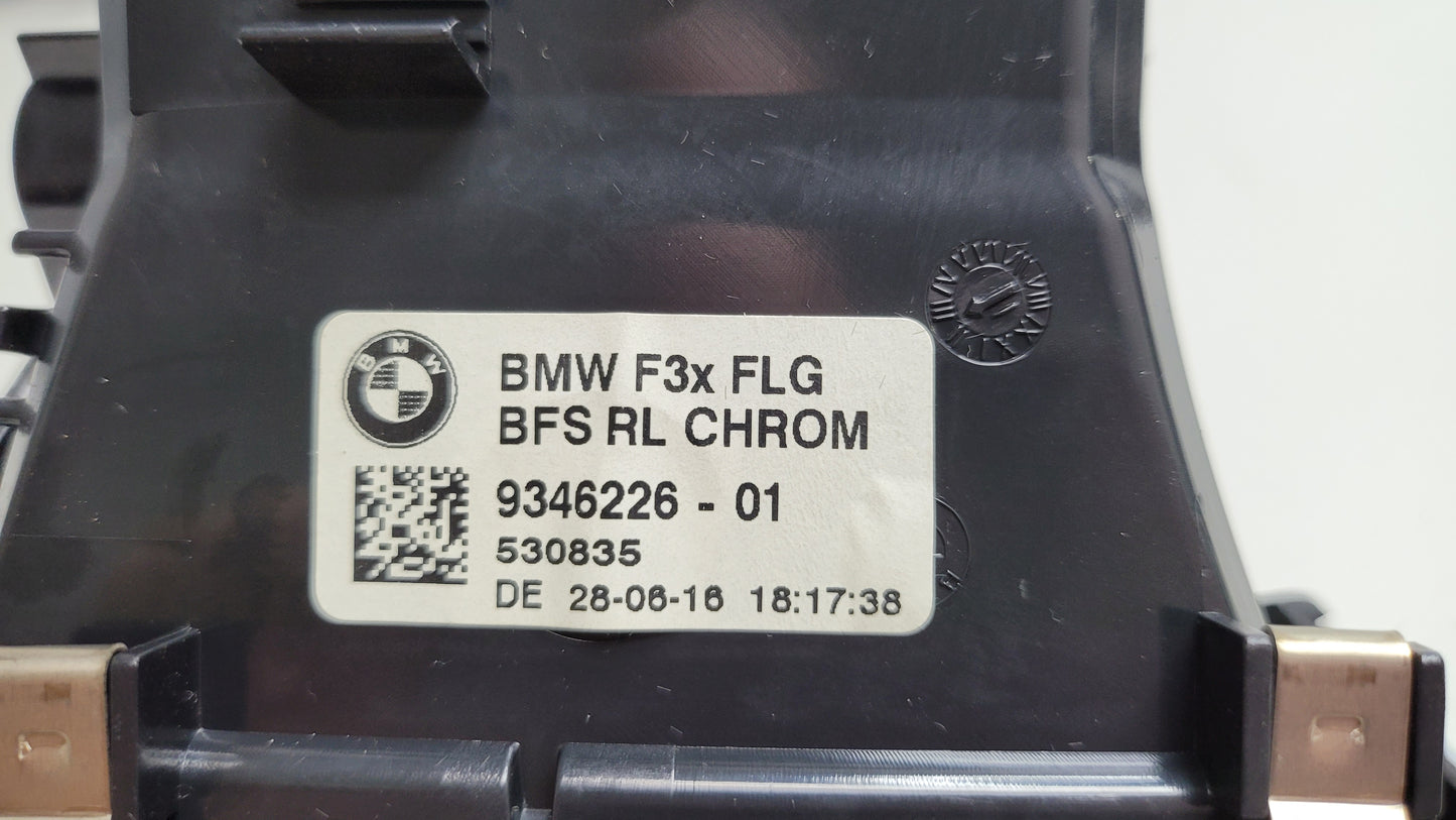 BMW M3 F80 Armaturenbrett-Entlüftungsgitter Beifahrerseite 9346226