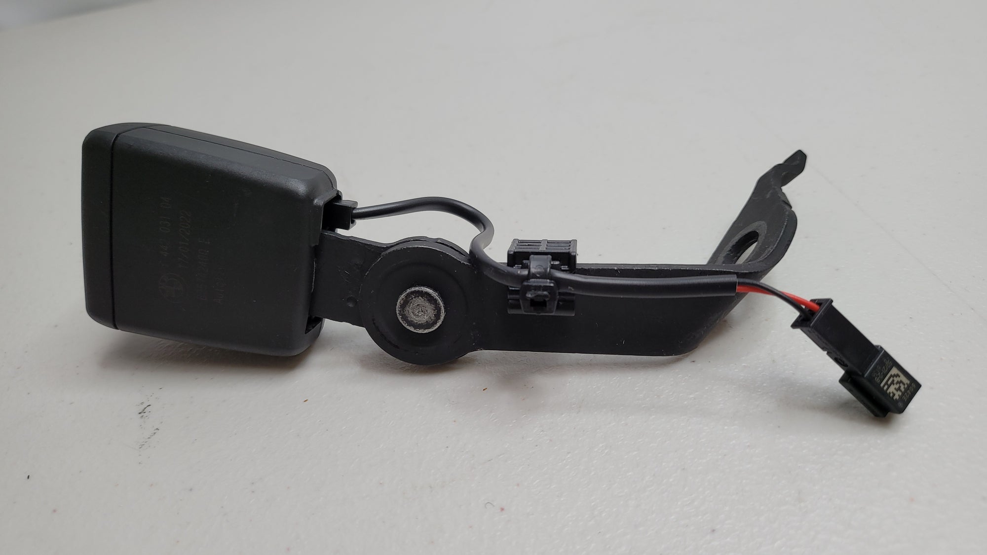 BMW G80 Seat Belt Buckle Rear 72117442031 - MPerformance.parts