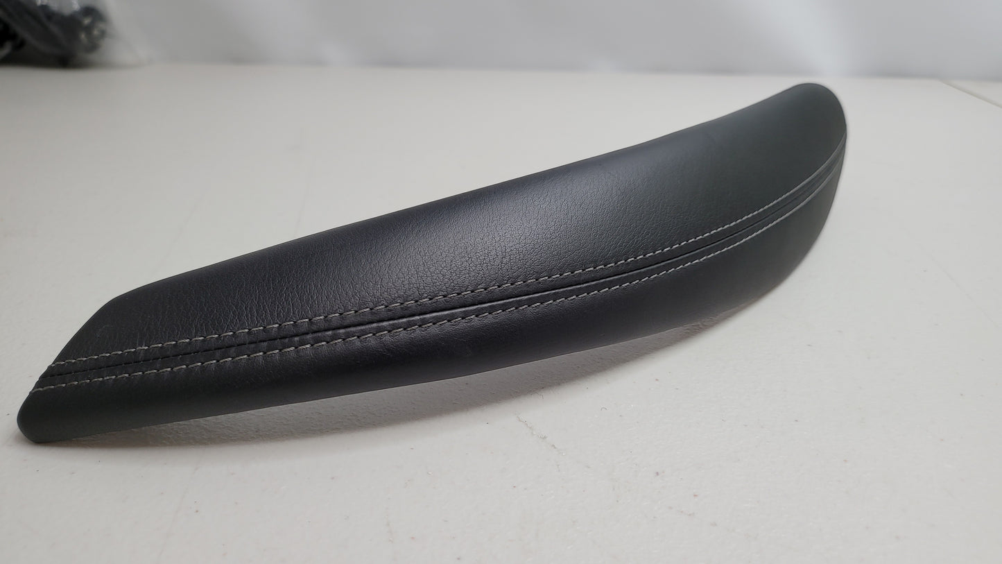 BMW F80 M3 Right Door Panel Pull Handle Leather Black 8057634-05 51418057634