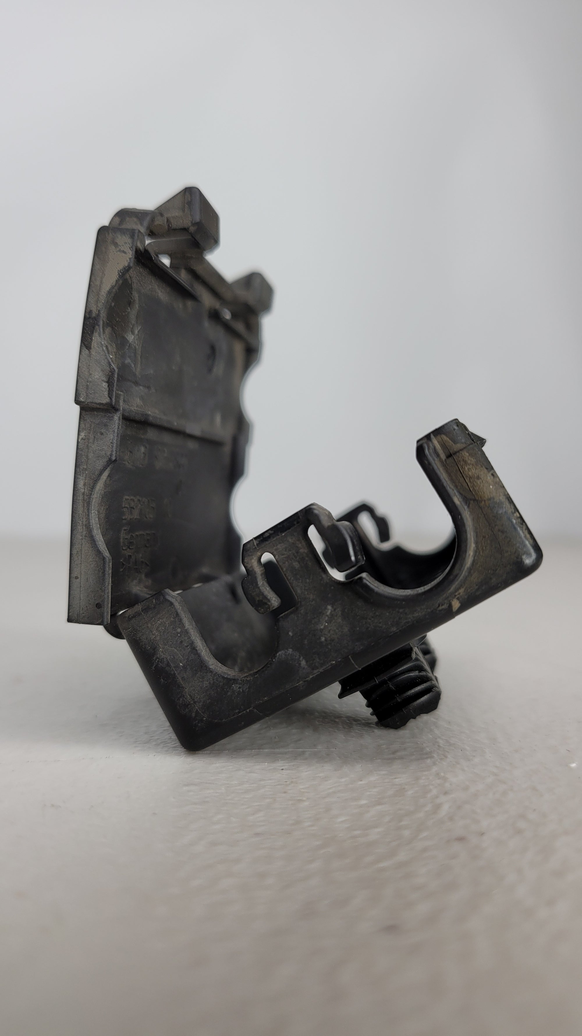 BMW 1 2 3 4 Series F20 F21 F22 F30 F31 F32 Plug-in Connection Bracket 9252800 - MPerformance.parts