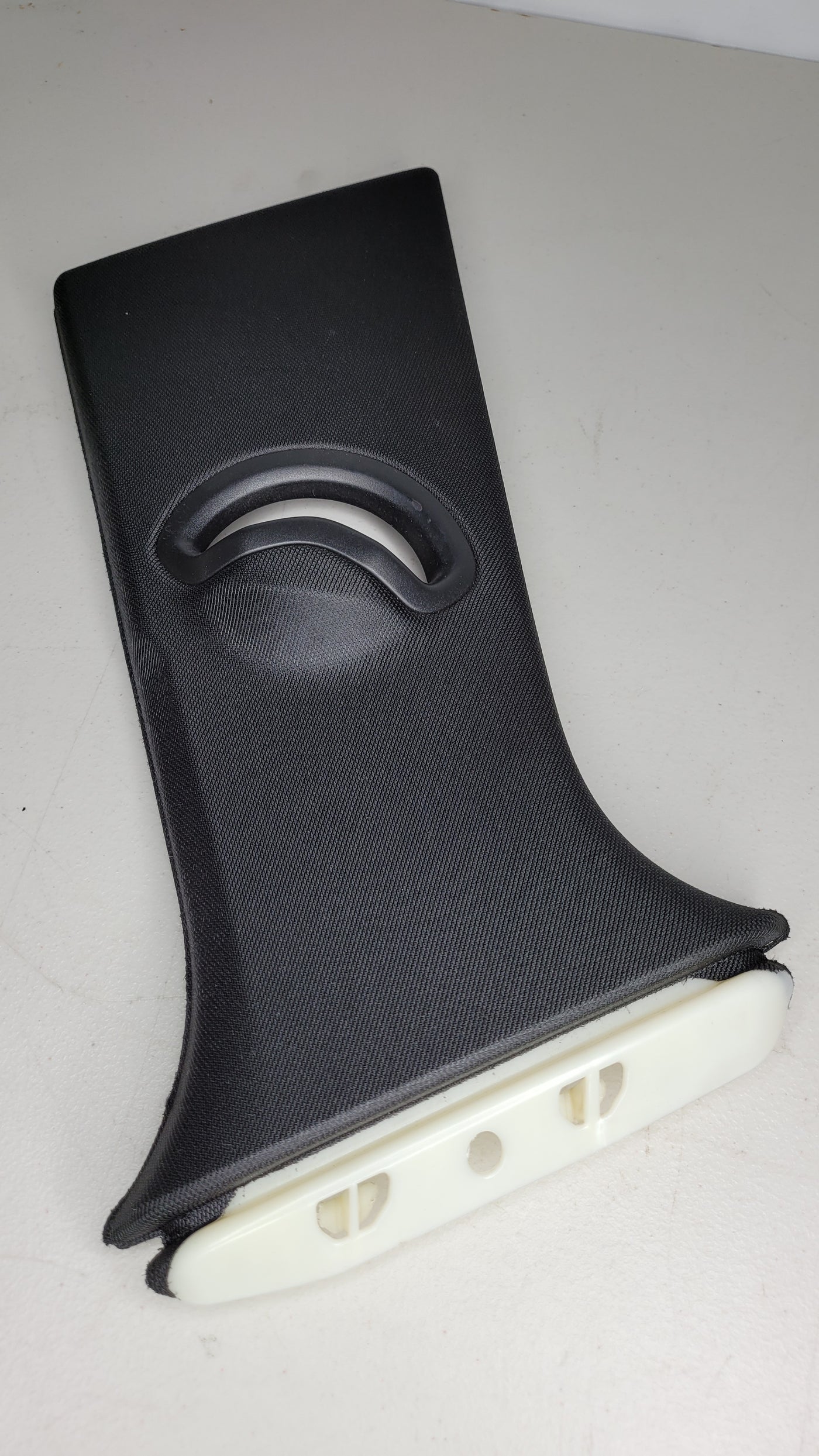 G80 M3 right side B pillar trim - 521070 - MPerformance.parts