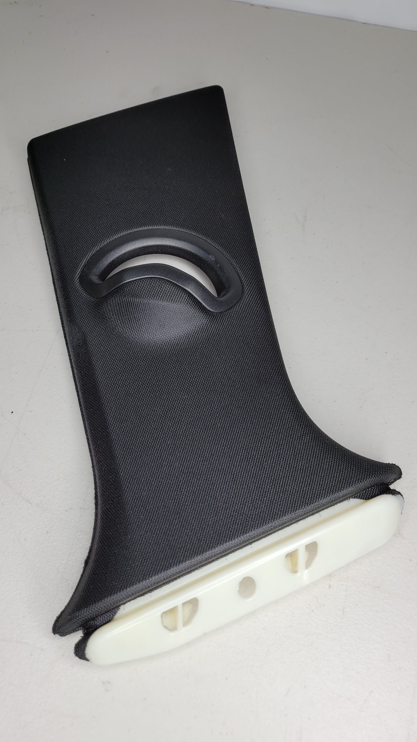 G80 M3 right side B pillar trim - 521070